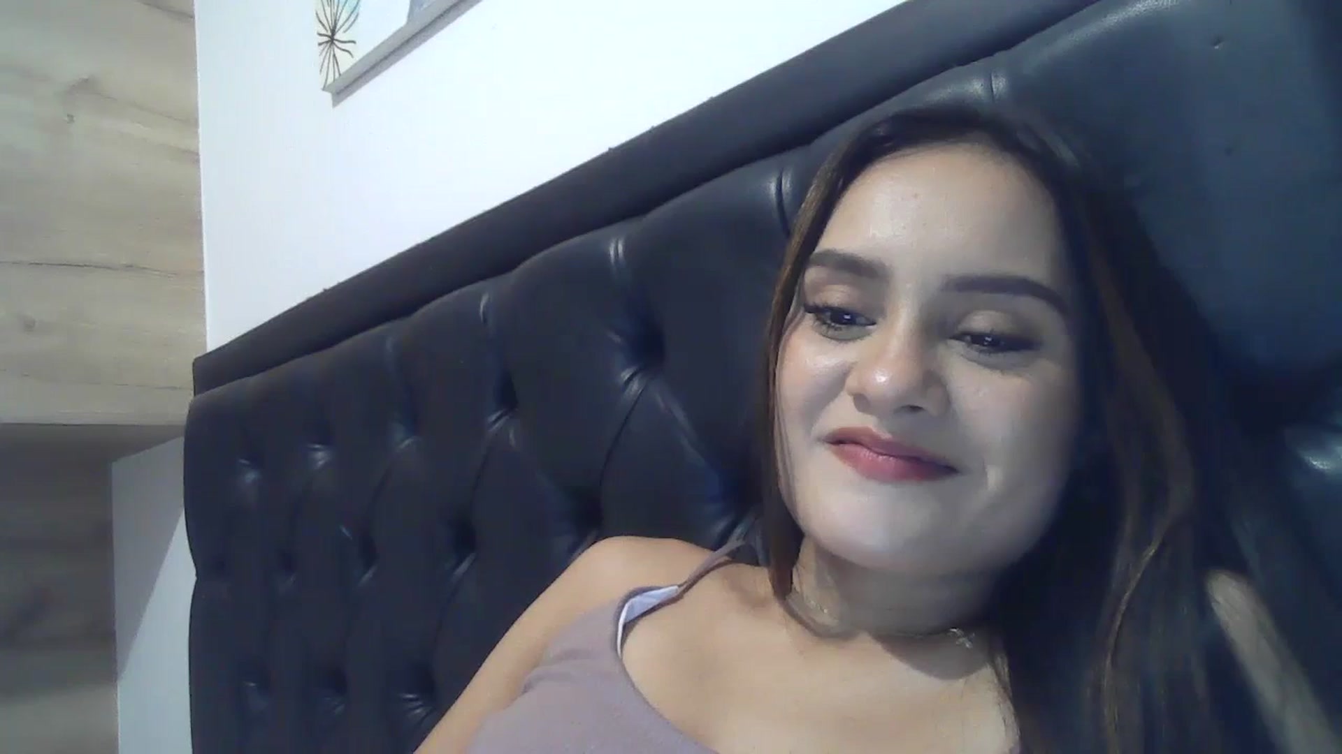 Gallery image thumbnail from nicollemiler's myfreecams stream on, 07/03/2023, 24:43 image 10 of 20