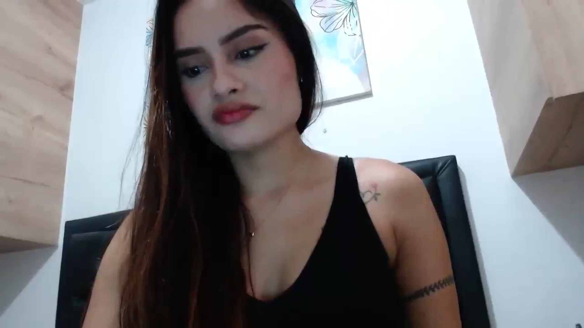 Gallery image thumbnail from nicollemiler's myfreecams stream on, 08/08/2023, 07:16 image 9 of 20