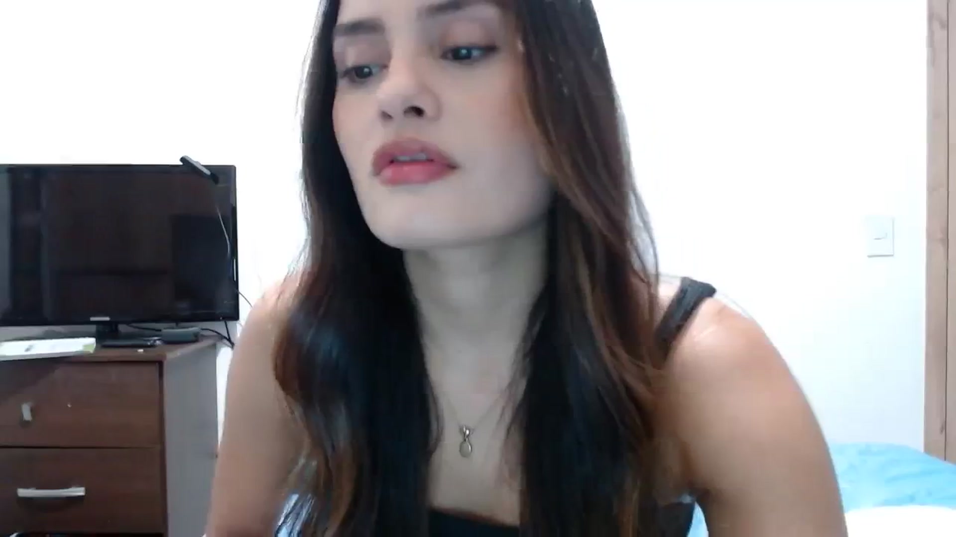 Gallery image thumbnail from nicollemiler's myfreecams stream on, 09/17/2023, 24:31 image 17 of 20
