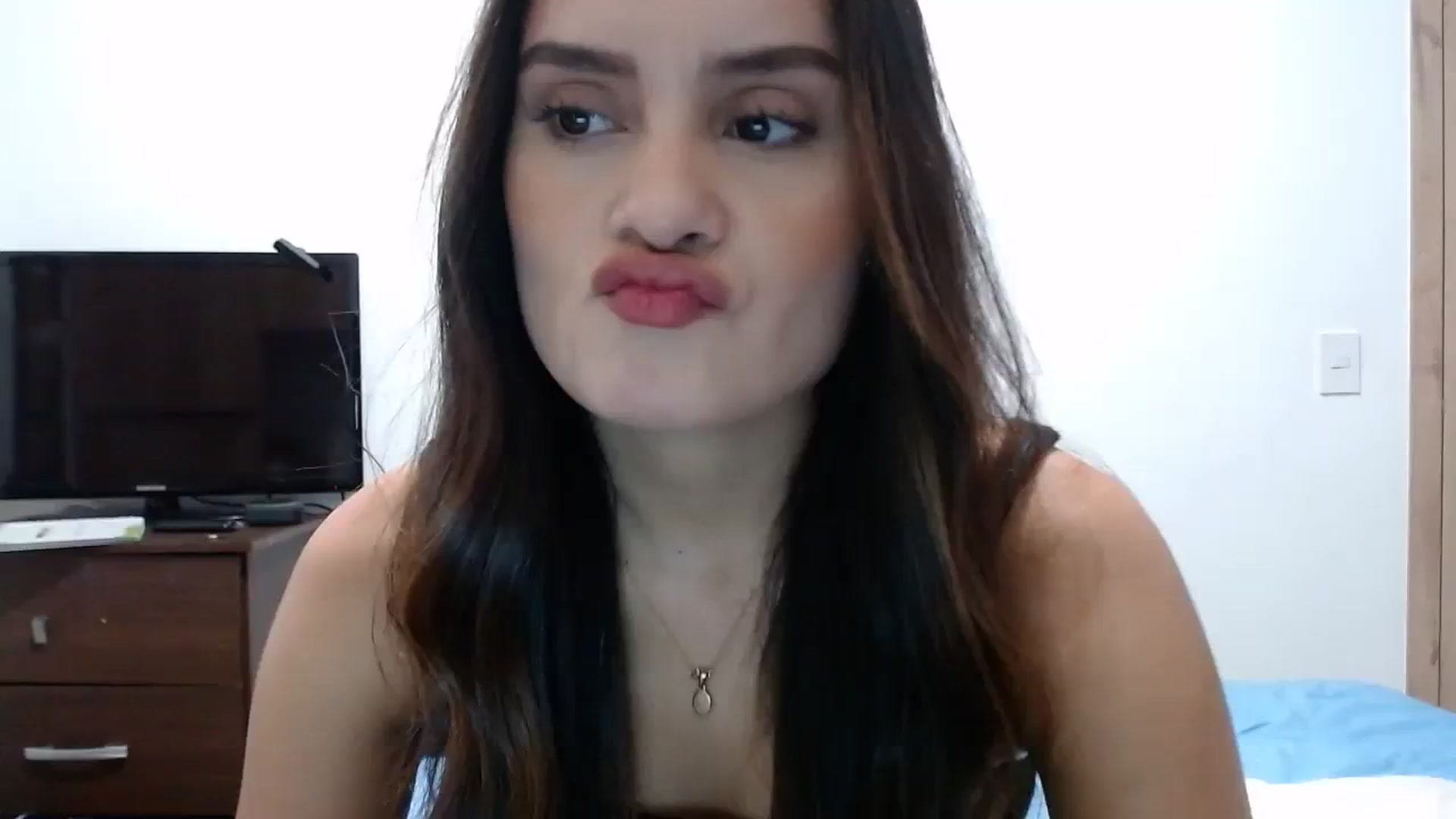 Gallery image thumbnail from nicollemiler's myfreecams stream on, 09/17/2023, 24:31 image 15 of 20