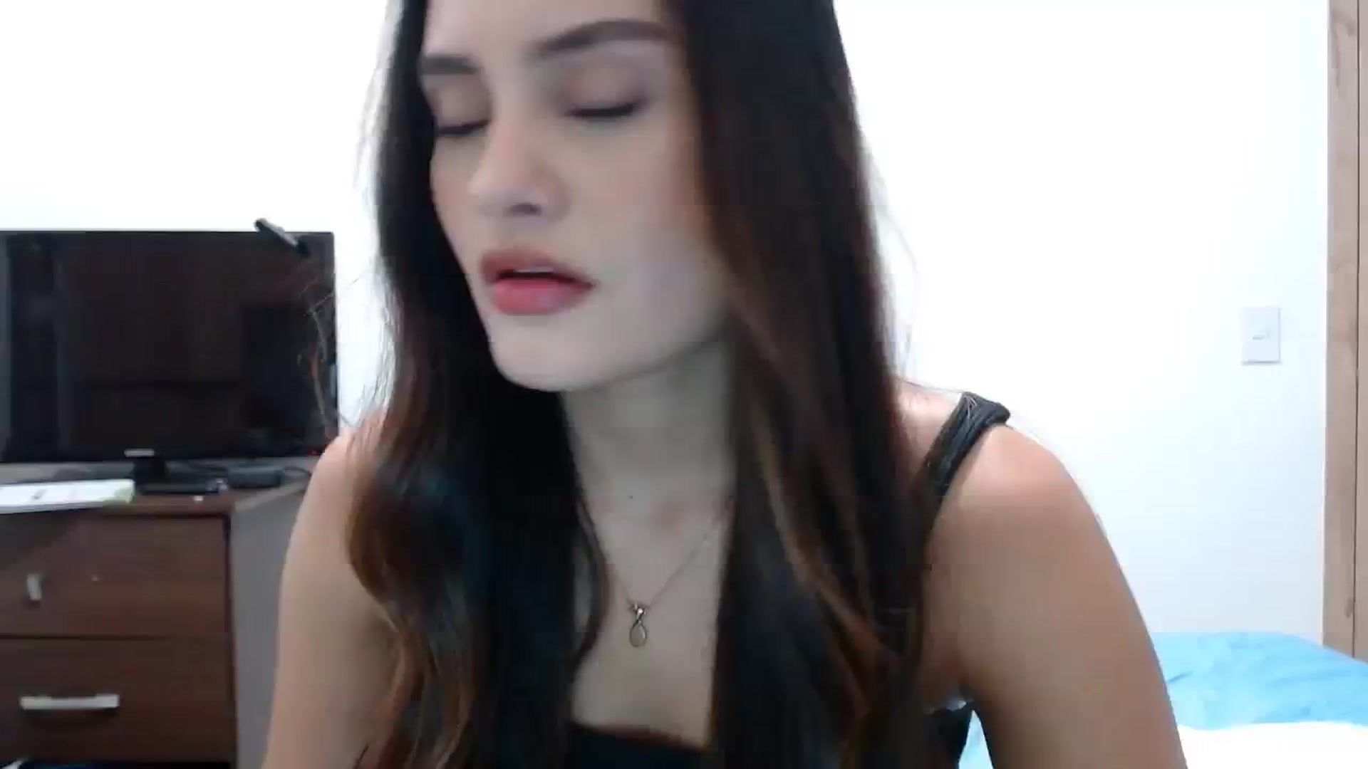 Gallery image thumbnail from nicollemiler's myfreecams stream on, 09/17/2023, 24:31 image 19 of 20