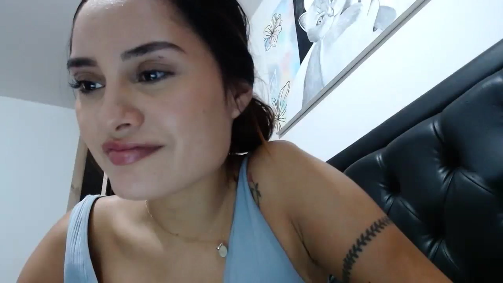 Gallery image thumbnail from nicollemiler's myfreecams stream on, 10/04/2023, 07:48 image 8 of 20