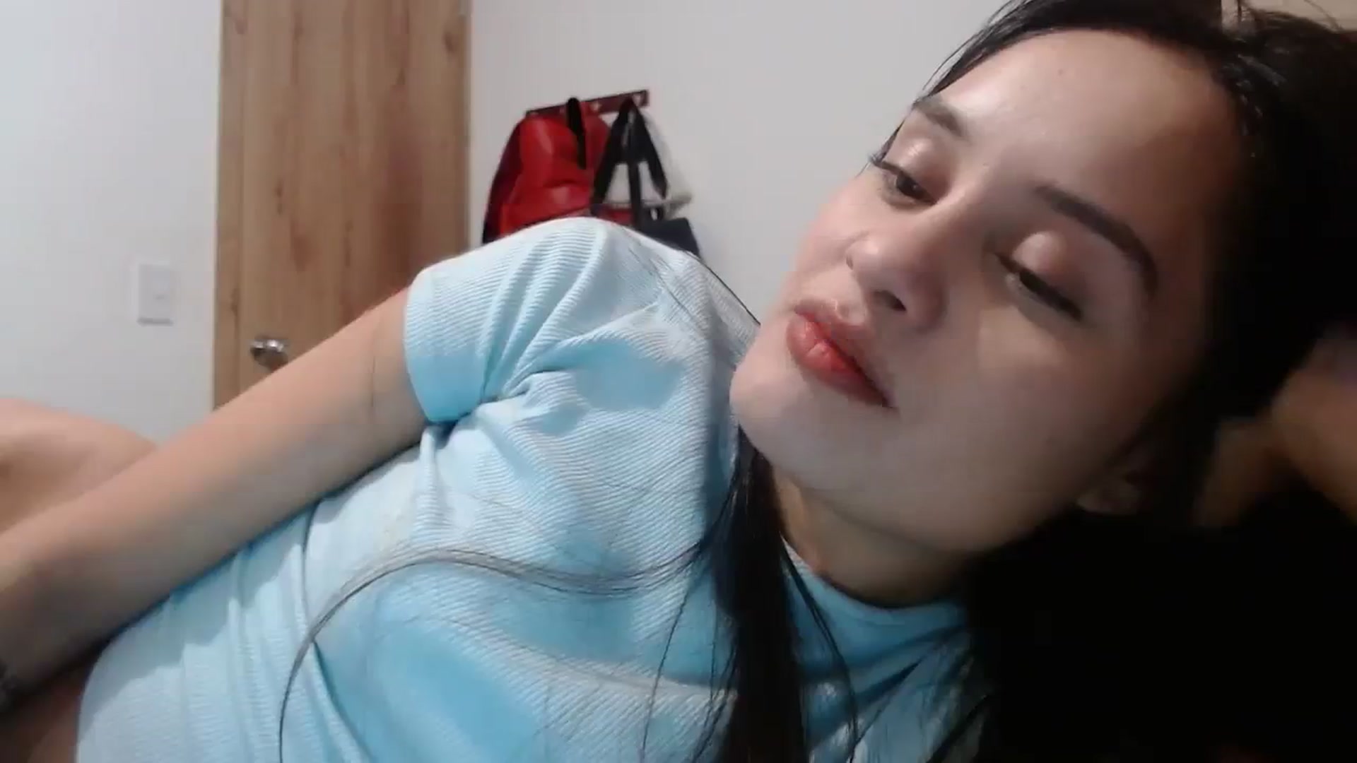 Gallery image thumbnail from nicollemiler's myfreecams stream on, 10/17/2023, 06:35 image 3 of 20