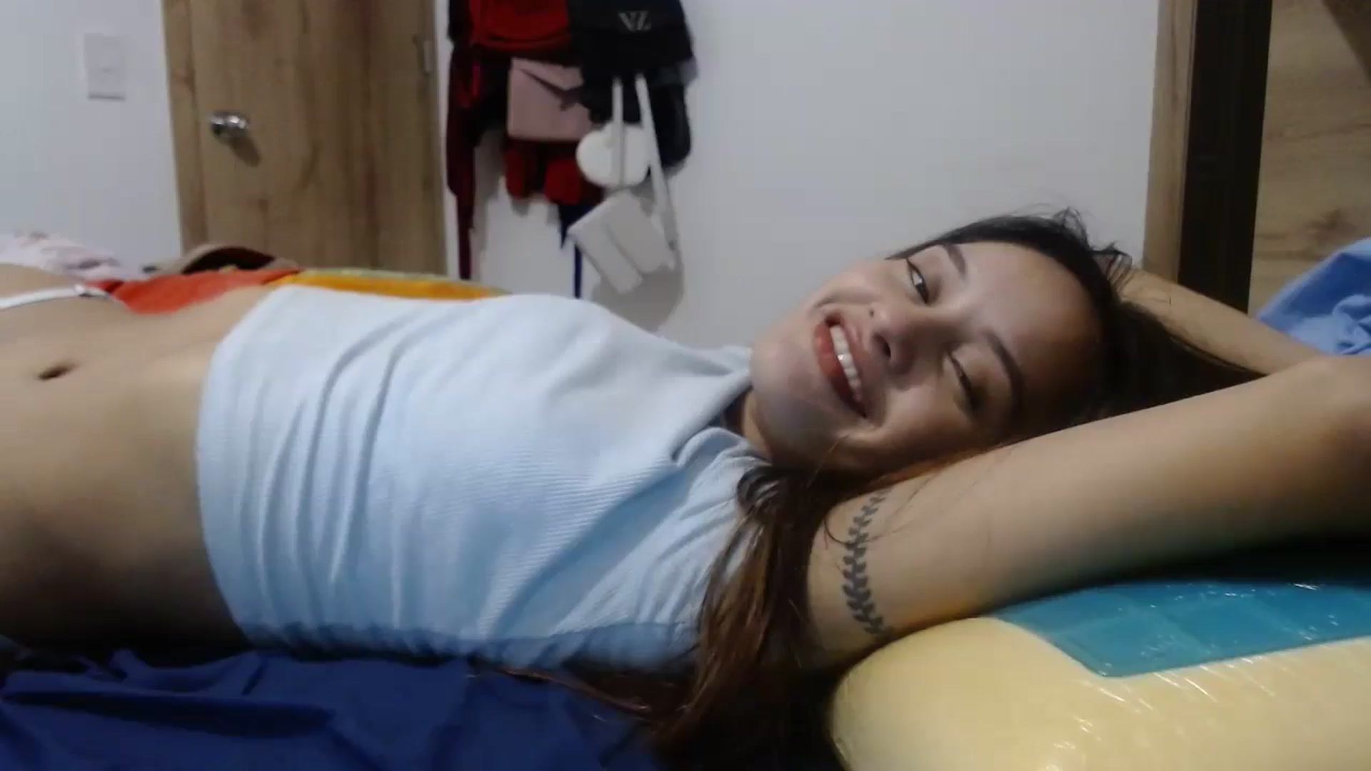 Gallery image thumbnail from nicollemiler's myfreecams stream on, 10/17/2023, 06:35 image 17 of 20