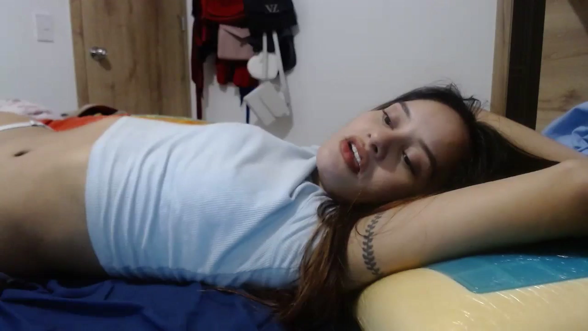 Gallery image thumbnail from nicollemiler's myfreecams stream on, 10/17/2023, 06:35 image 16 of 20