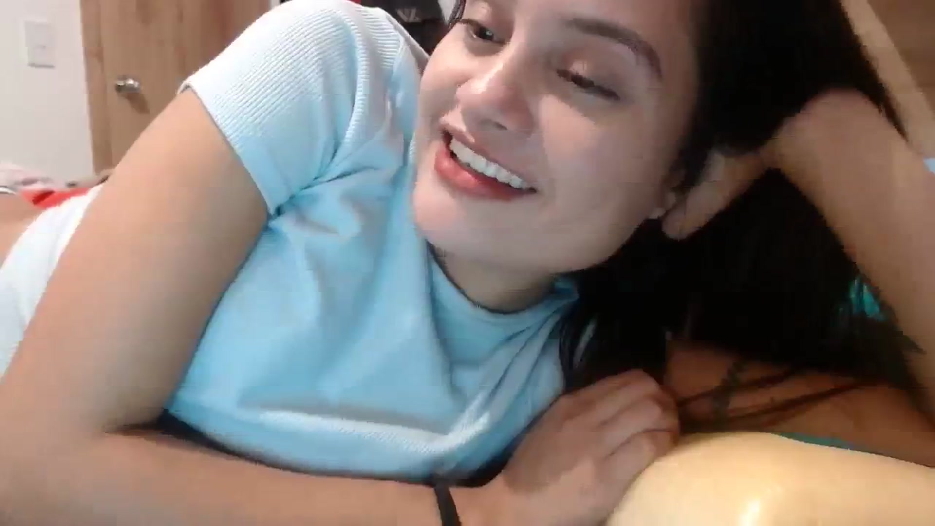 Gallery image thumbnail from nicollemiler's myfreecams stream on, 10/17/2023, 06:35 image 15 of 20
