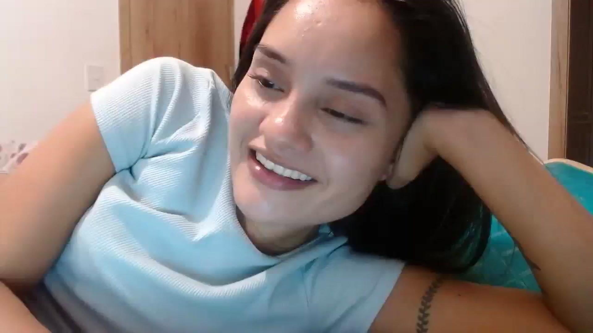 Gallery image thumbnail from nicollemiler's myfreecams stream on, 10/17/2023, 07:49 image 18 of 20