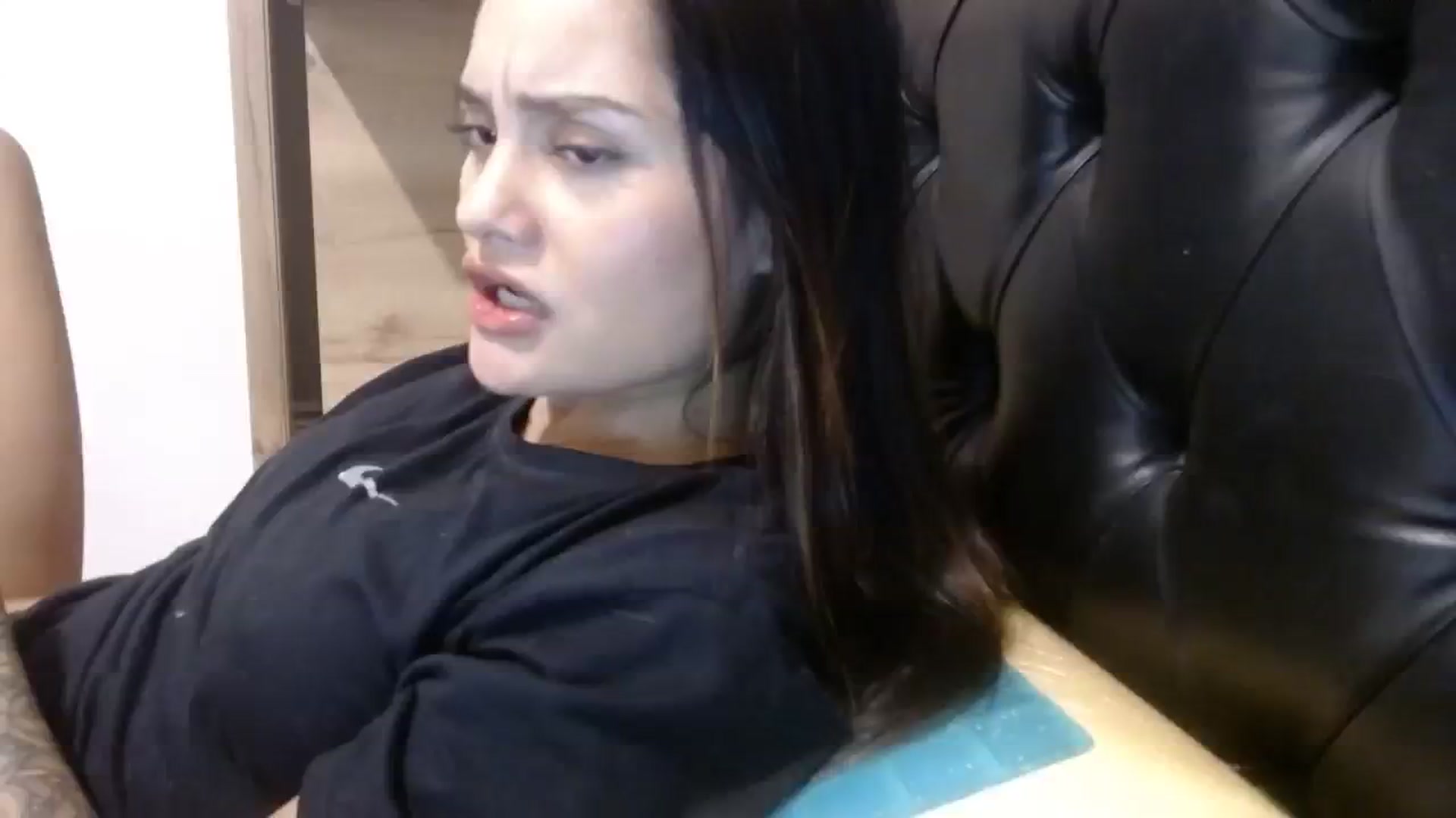 Gallery image thumbnail from nicollemiler's myfreecams stream on, 10/18/2023, 06:28 image 8 of 20