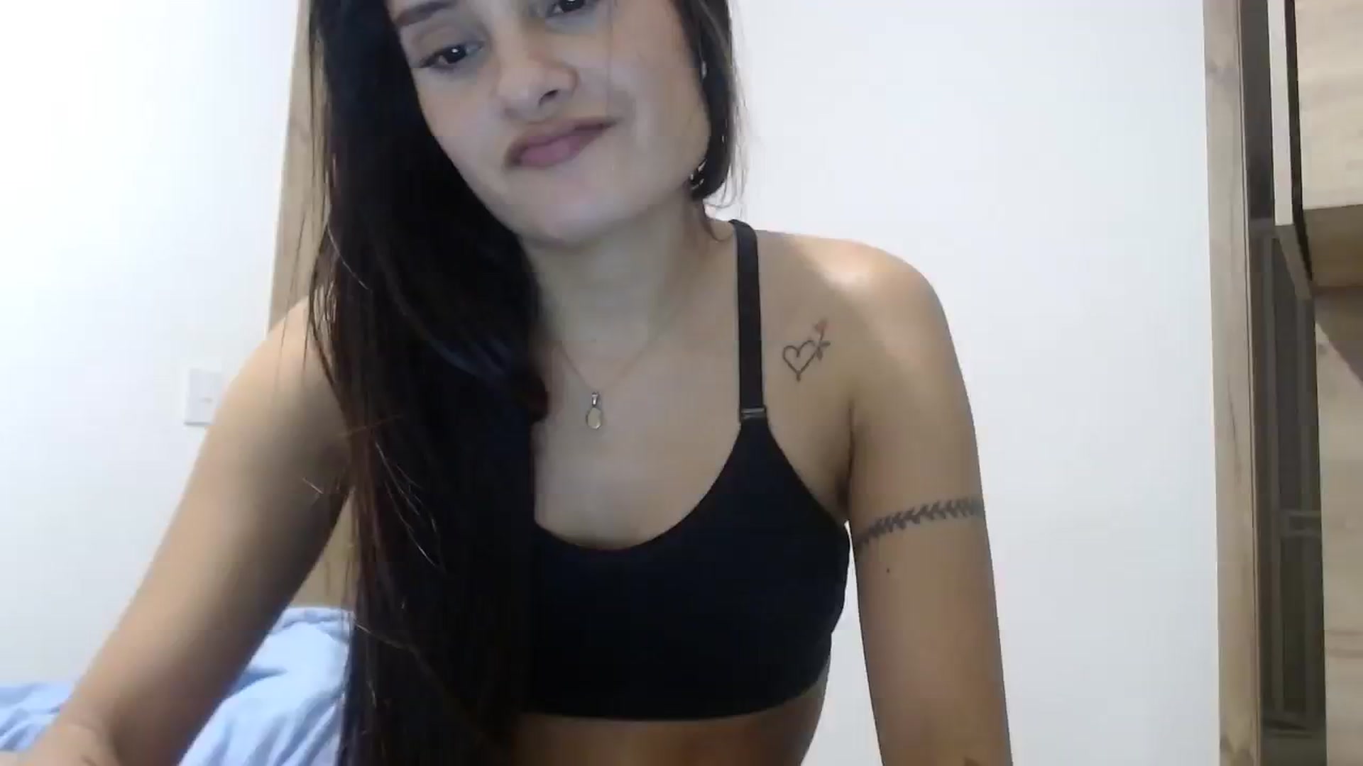 Gallery image thumbnail from nicollemiler's myfreecams stream on, 10/18/2023, 06:28 image 18 of 20