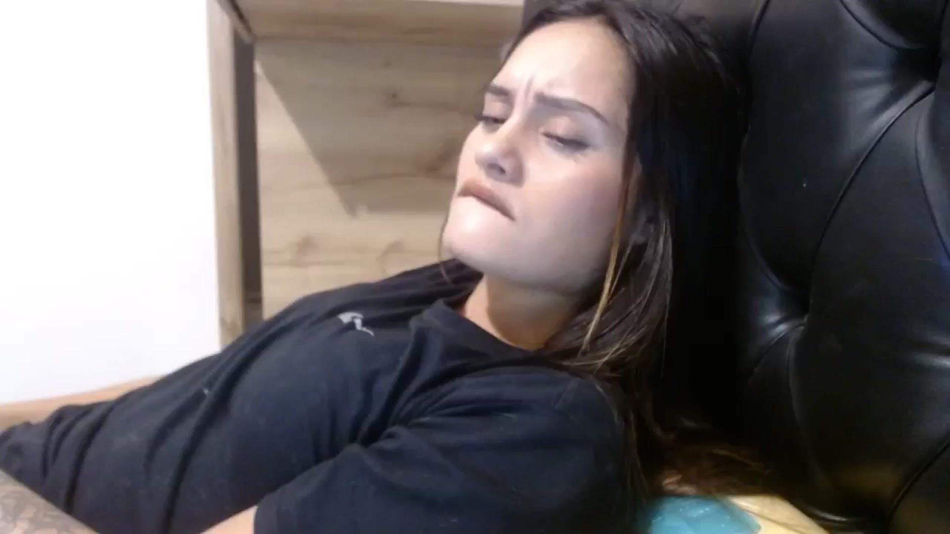 Gallery image thumbnail from nicollemiler's myfreecams stream on, 10/18/2023, 06:28 image 1 of 20