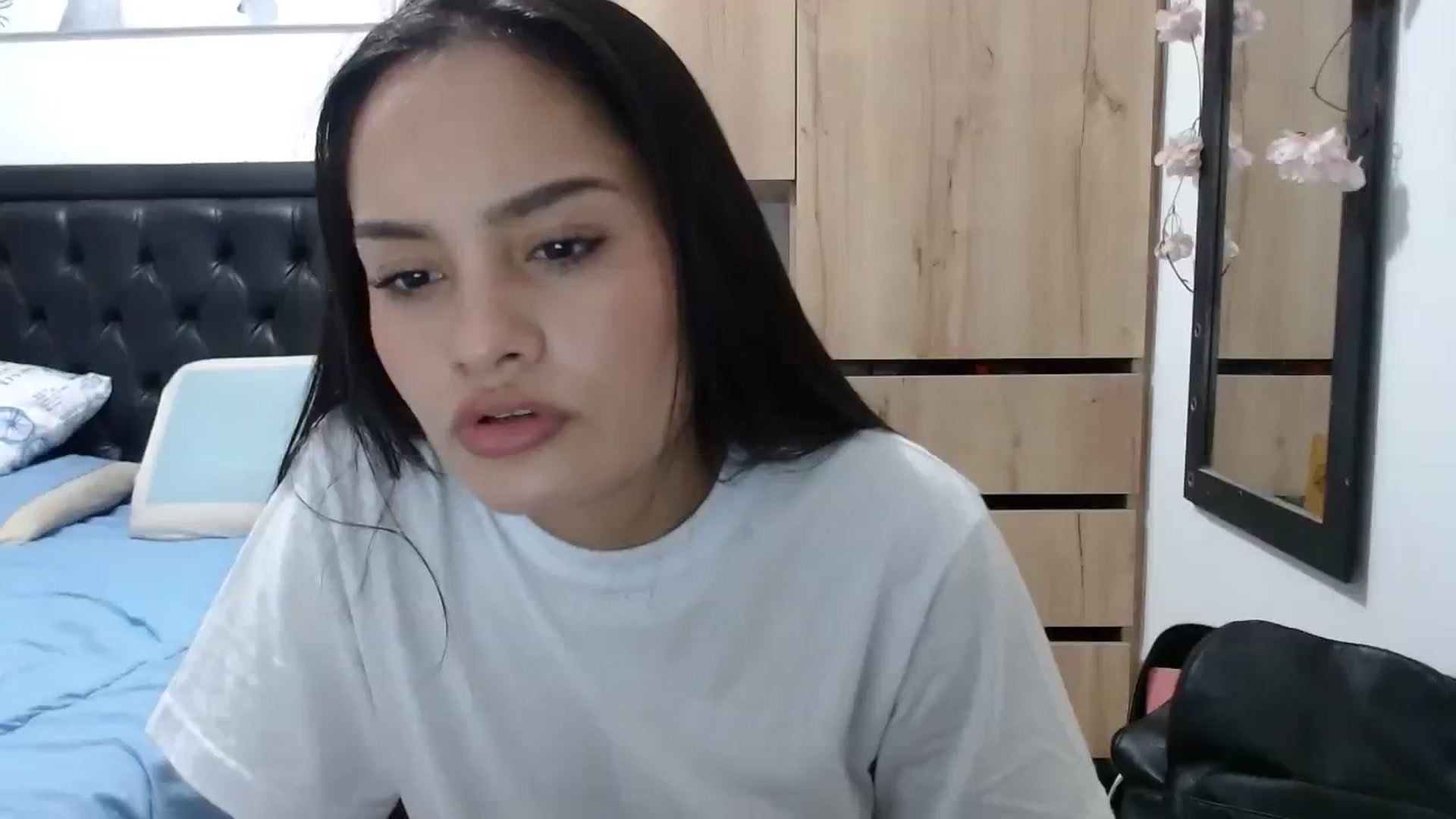 Gallery image thumbnail from nicollemiler's myfreecams stream on, 10/23/2023, 03:33 image 3 of 20