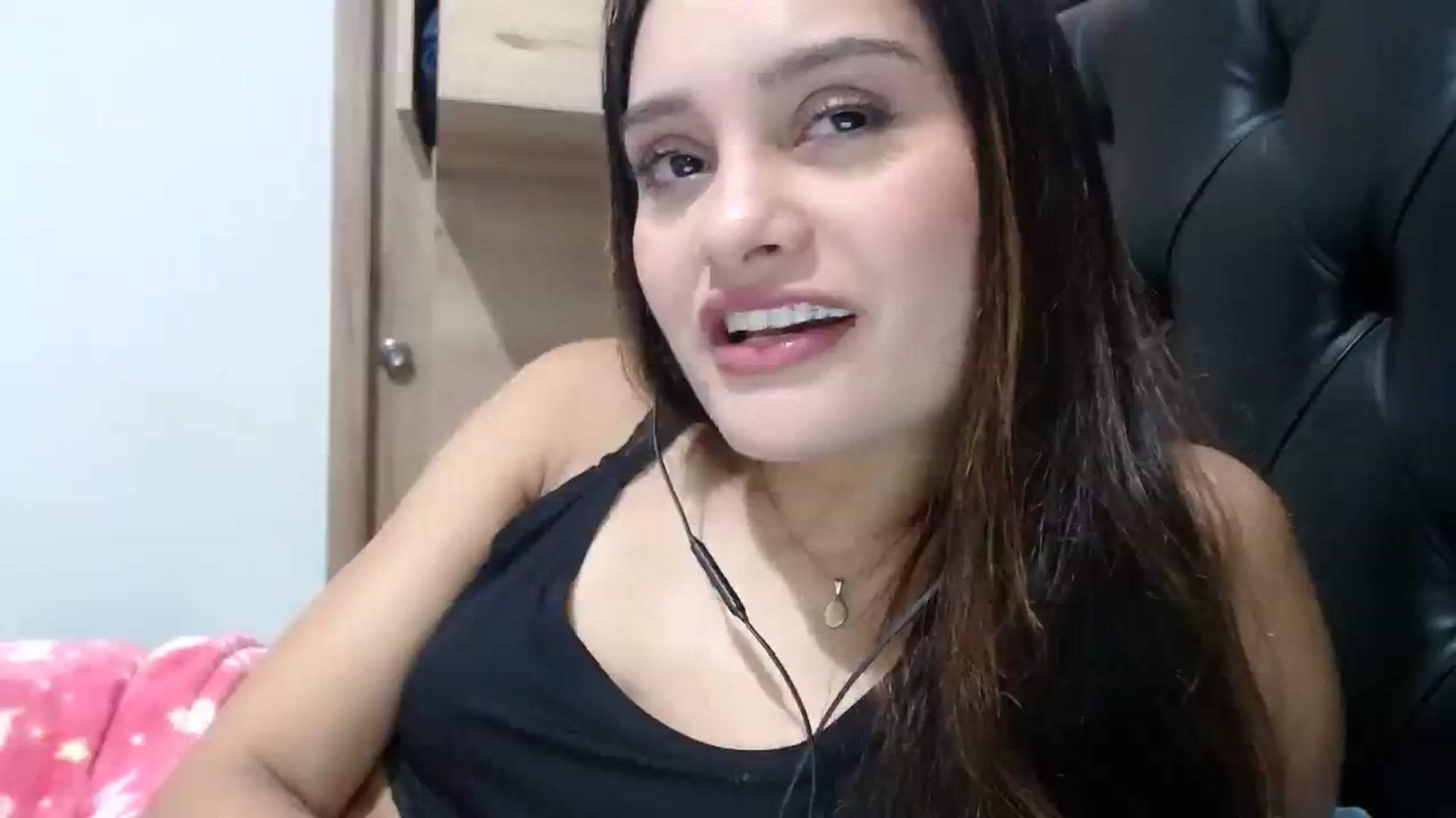 Gallery image thumbnail from nicollemiler's myfreecams stream on, 10/24/2023, 06:54 image 6 of 20