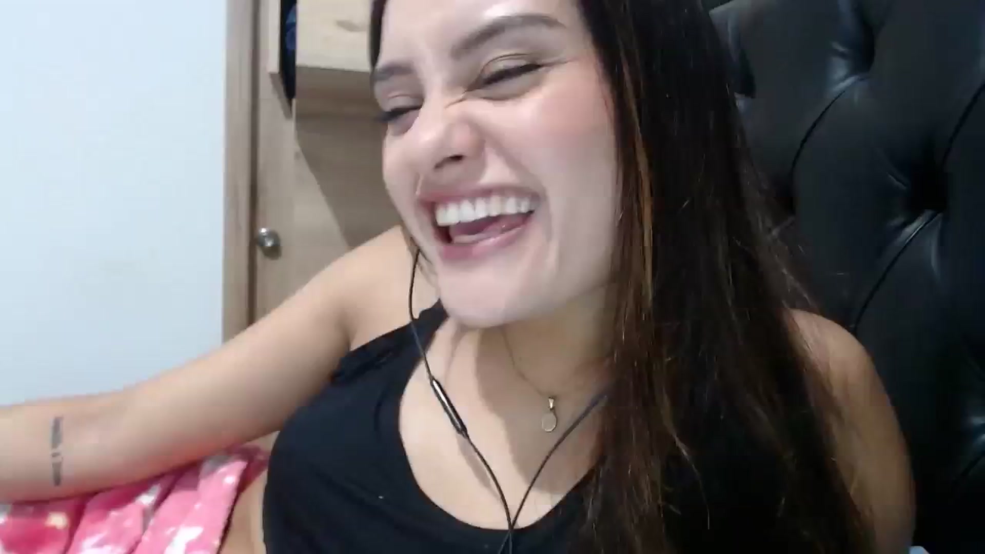 Gallery image thumbnail from nicollemiler's myfreecams stream on, 10/24/2023, 06:54 image 8 of 20