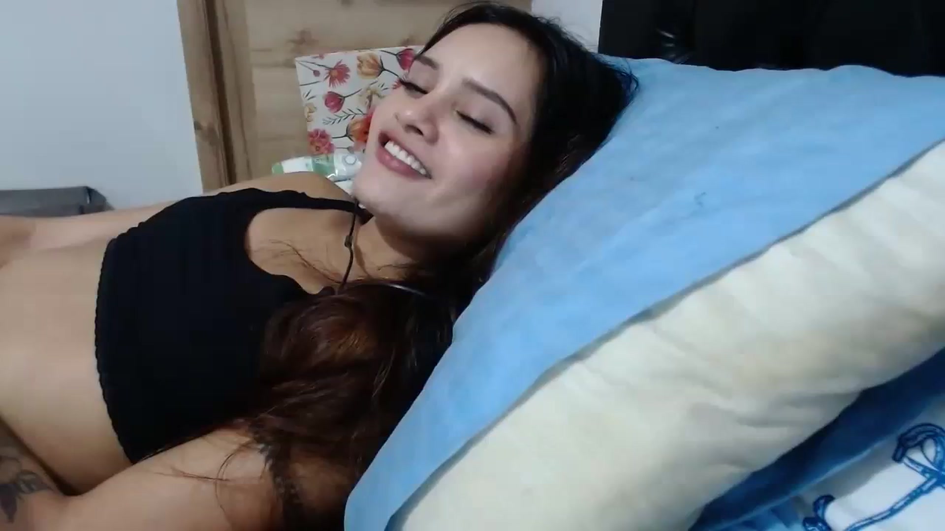 Gallery image thumbnail from nicollemiler's myfreecams stream on, 10/24/2023, 07:49 image 15 of 20