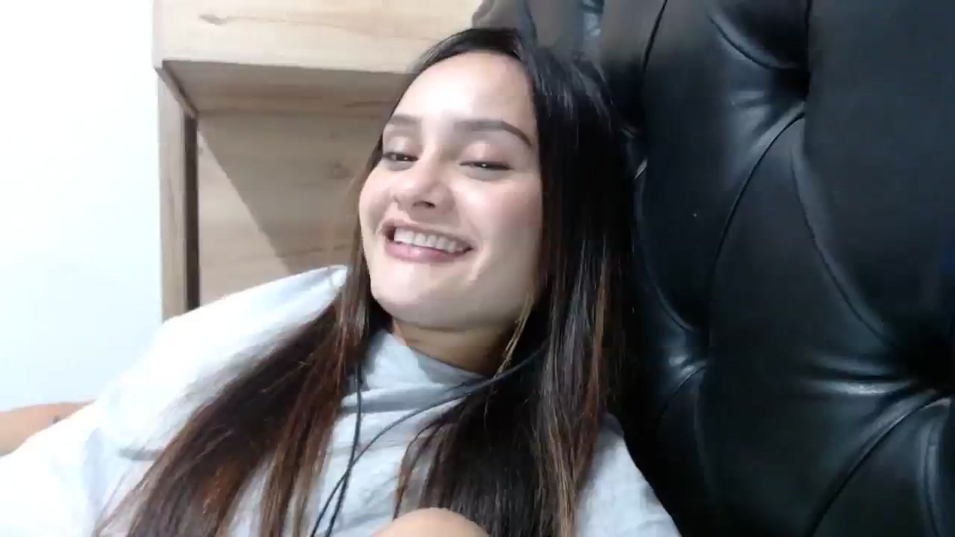 Gallery image thumbnail from nicollemiler's myfreecams stream on, 11/07/2023, 06:00 image 18 of 20
