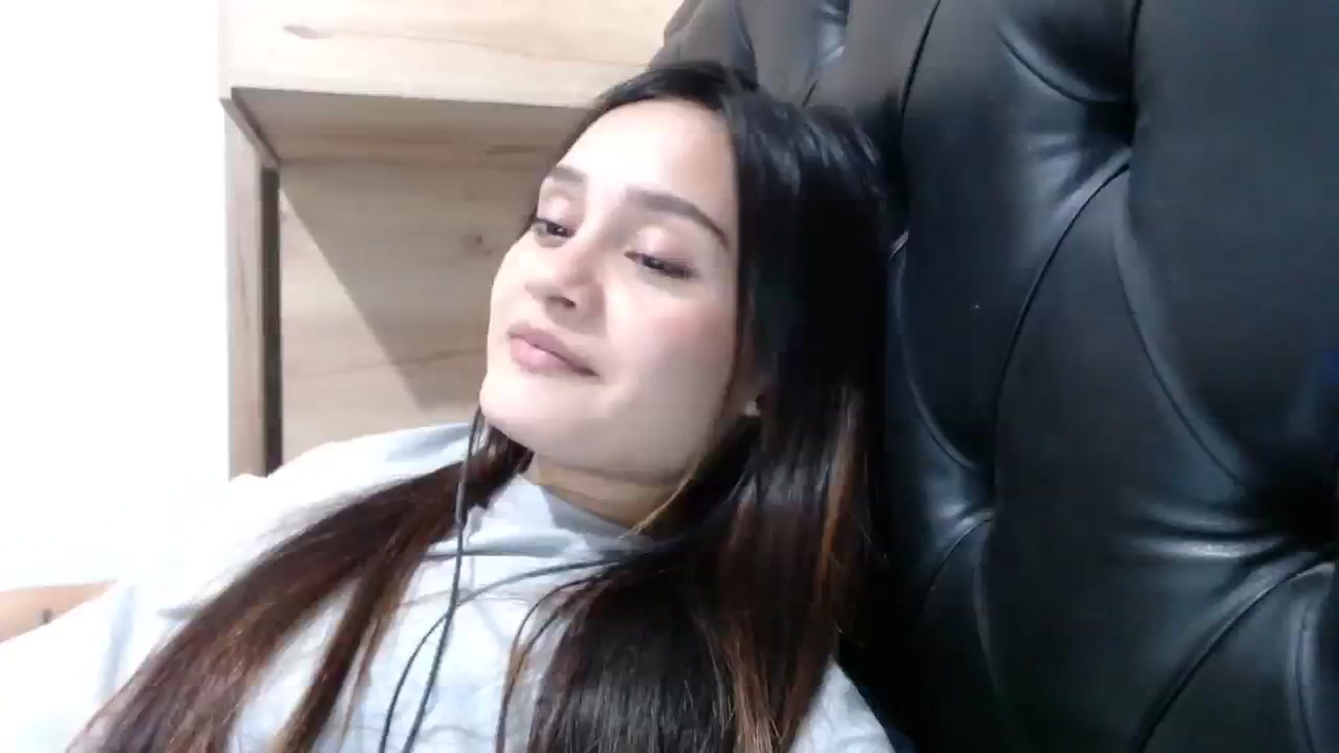 Gallery image thumbnail from nicollemiler's myfreecams stream on, 11/07/2023, 06:00 image 20 of 20