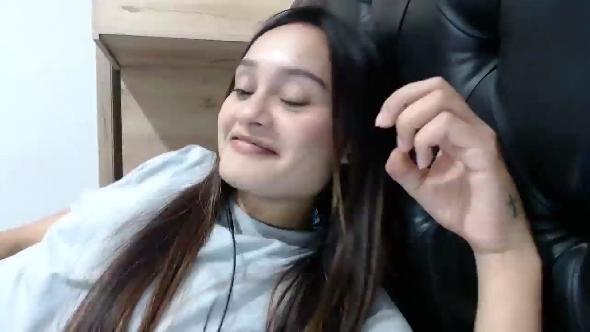 Gallery image thumbnail from nicollemiler's myfreecams stream on, 11/07/2023, 06:00 image 16 of 20