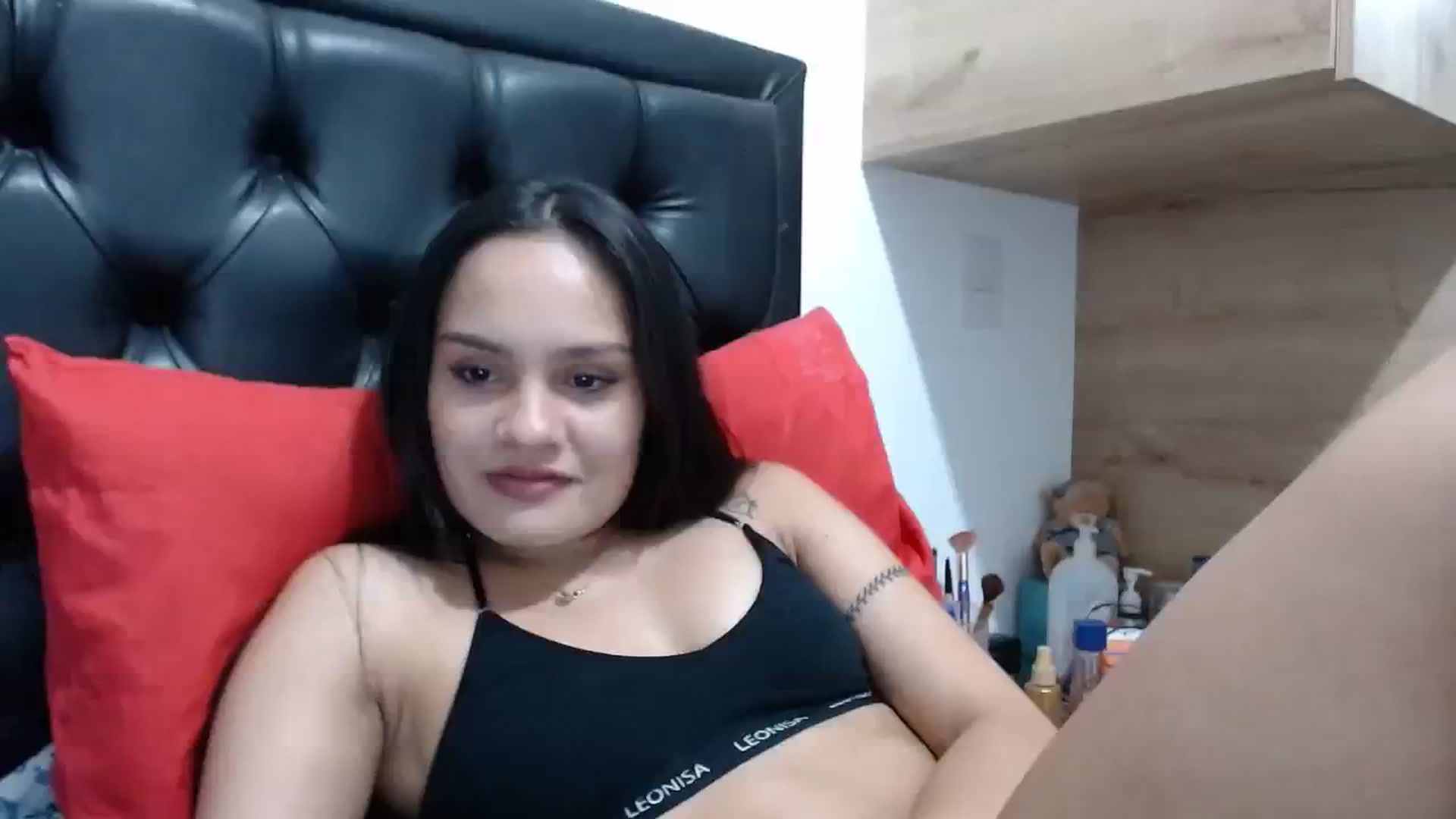 Gallery image thumbnail from nicollemiler's myfreecams stream on, 11/08/2023, 06:21 image 1 of 20