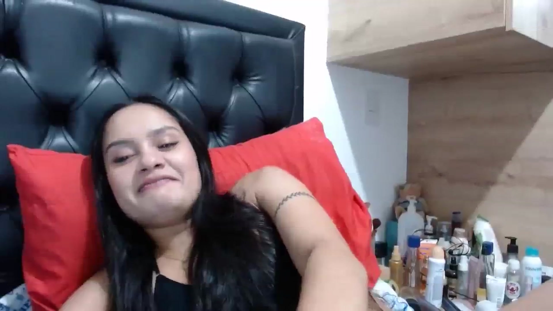 Gallery image thumbnail from nicollemiler's myfreecams stream on, 11/08/2023, 06:21 image 3 of 20