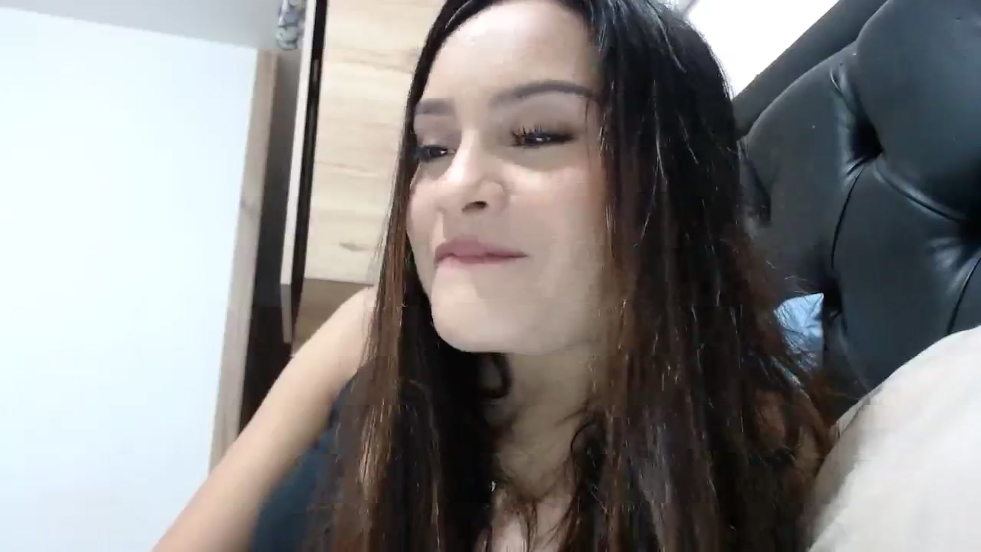 Gallery image thumbnail from nicollemiler's myfreecams stream on, 11/19/2023, 03:39 image 8 of 20