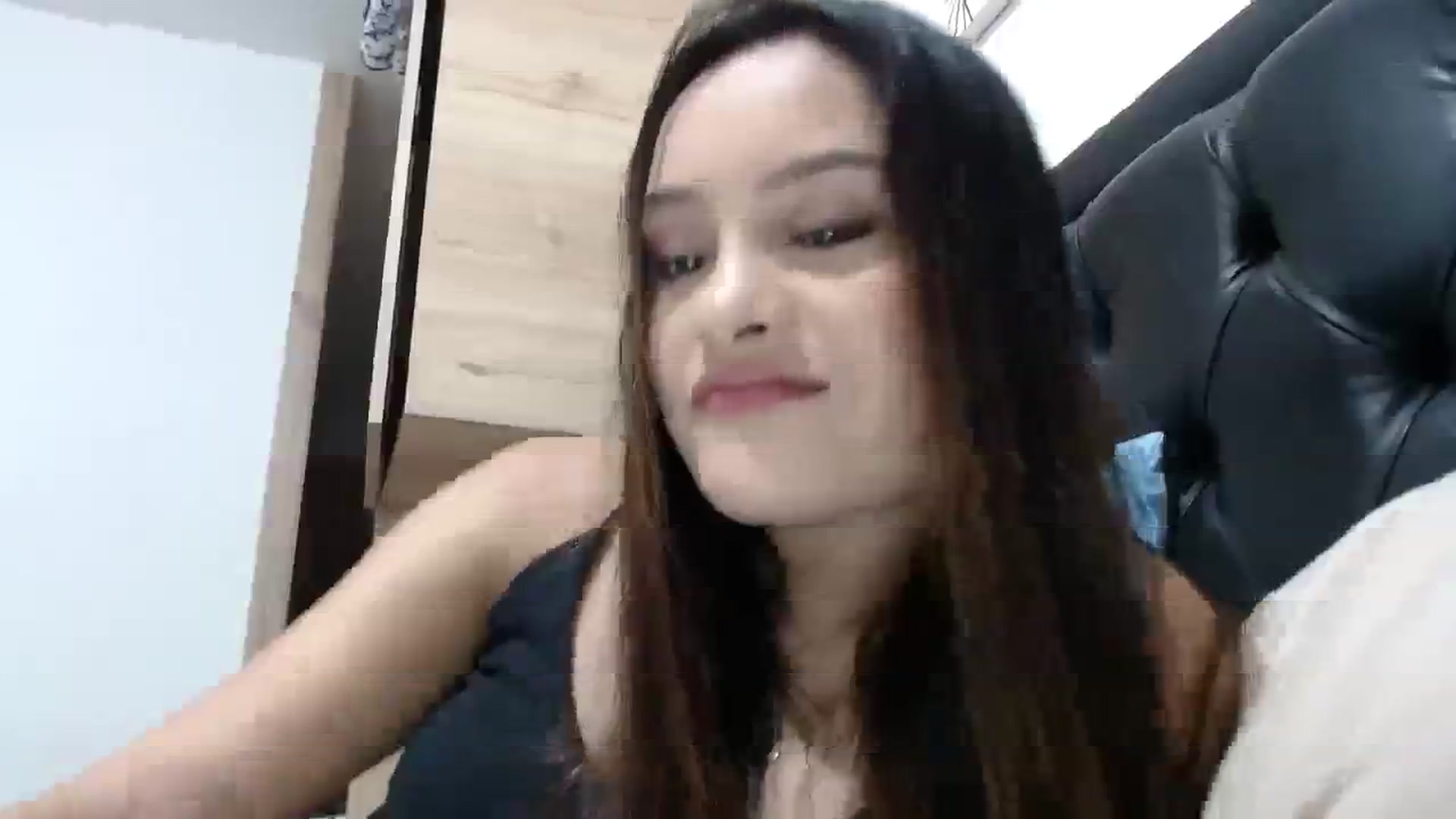 Gallery image thumbnail from nicollemiler's myfreecams stream on, 11/19/2023, 03:39 image 10 of 20