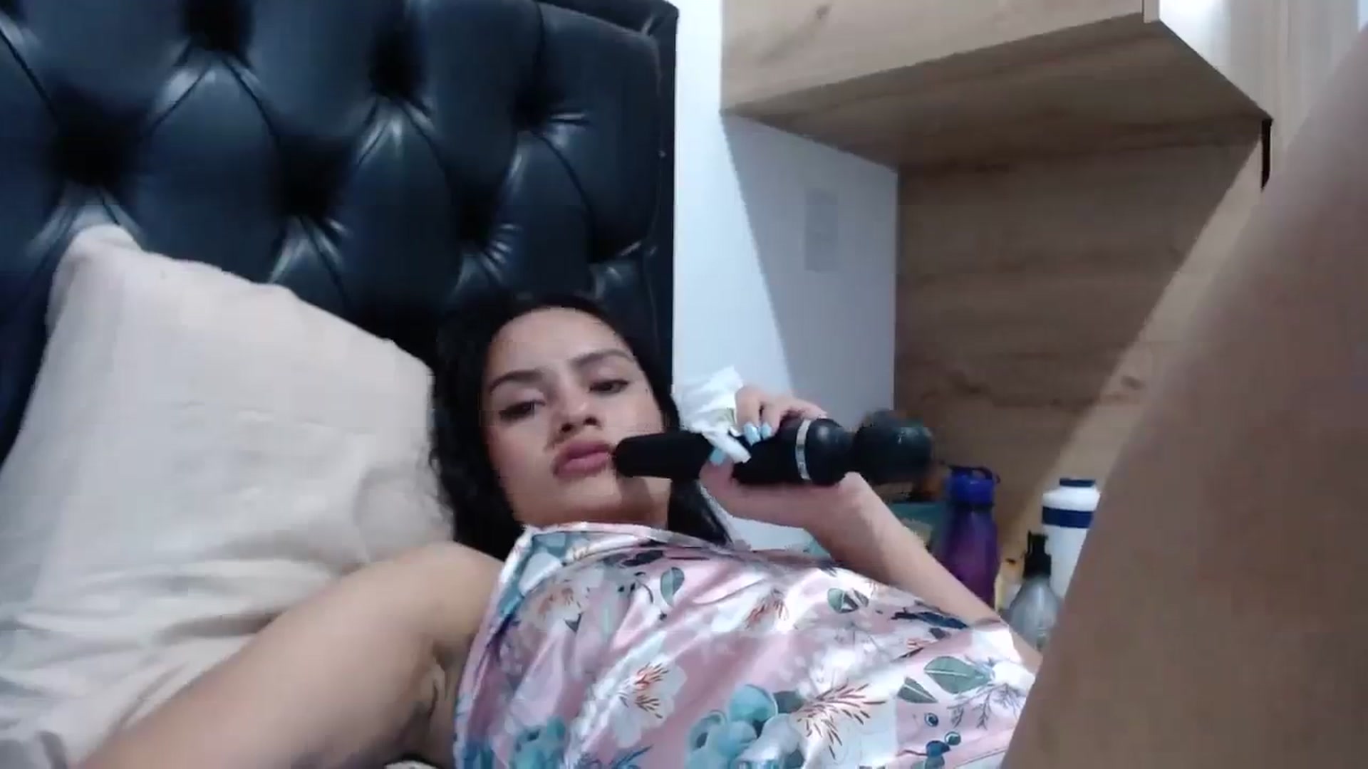 Gallery image thumbnail from nicollemiler's myfreecams stream on, 12/03/2023, 06:00 image 6 of 20