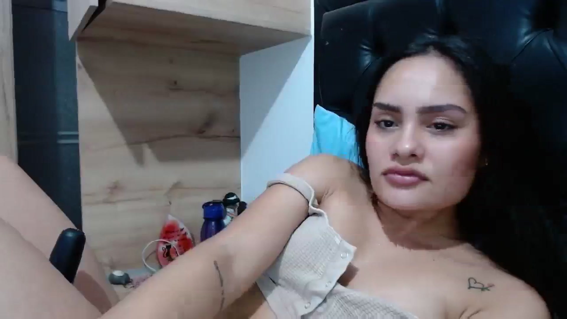 Gallery image thumbnail from nicollemiler's myfreecams stream on, 12/11/2023, 06:02 image 12 of 20