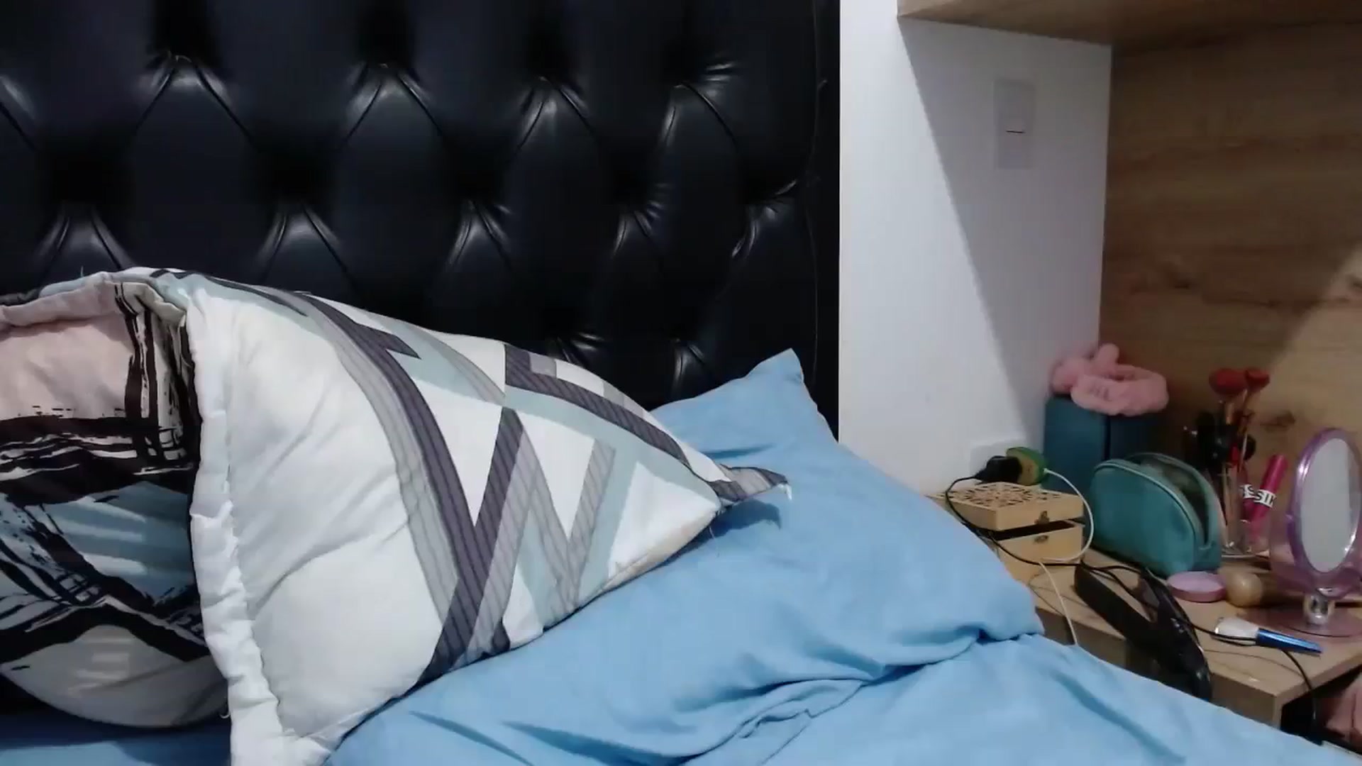 Gallery image thumbnail from nicollemiler's myfreecams stream on, 12/23/2023, 07:46 image 16 of 20
