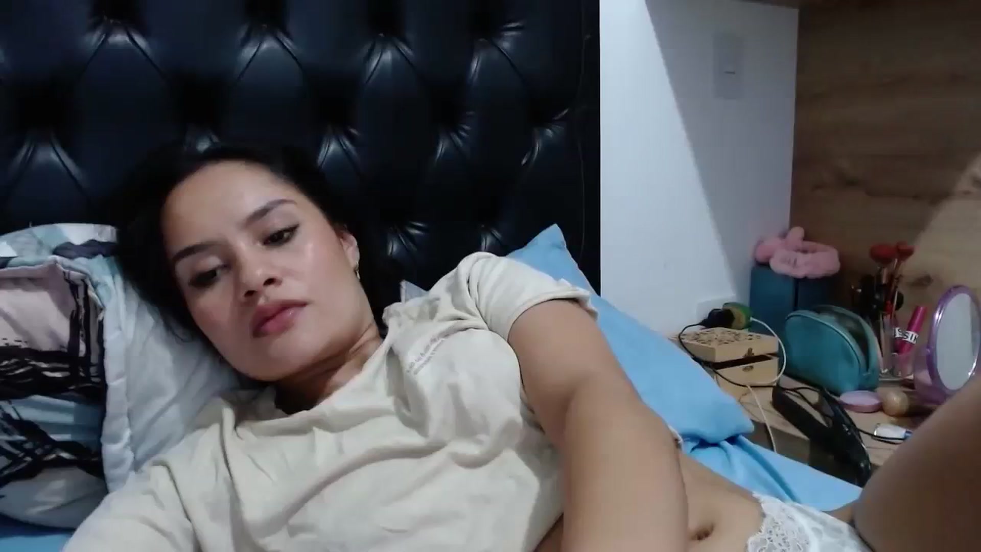 Gallery image thumbnail from nicollemiler's myfreecams stream on, 12/23/2023, 07:46 image 15 of 20