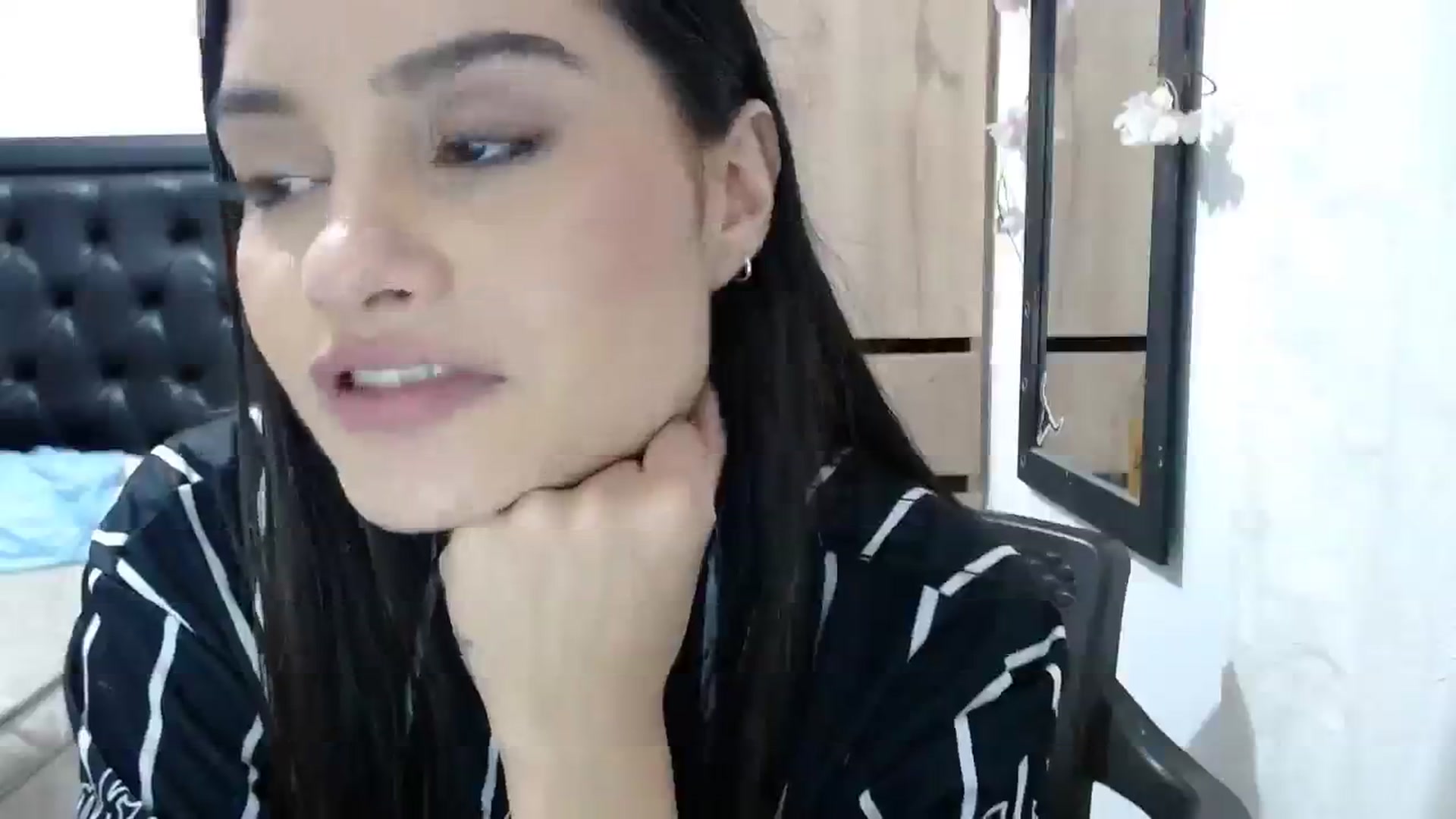 Gallery image thumbnail from nicollemiler's myfreecams stream on, 12/28/2023, 07:57 image 6 of 20