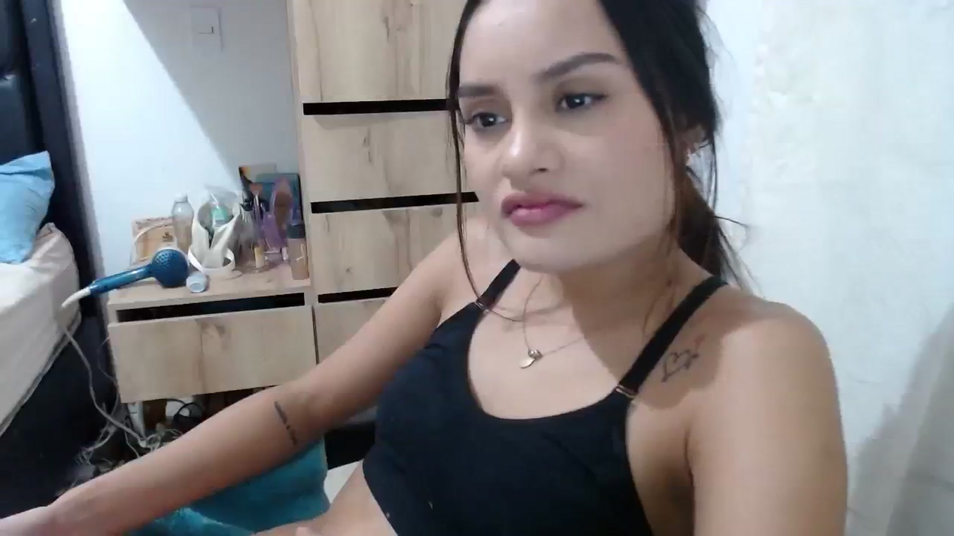 Gallery image thumbnail from nicollemiler's myfreecams stream on, 01/16/2024, 06:37 image 17 of 20