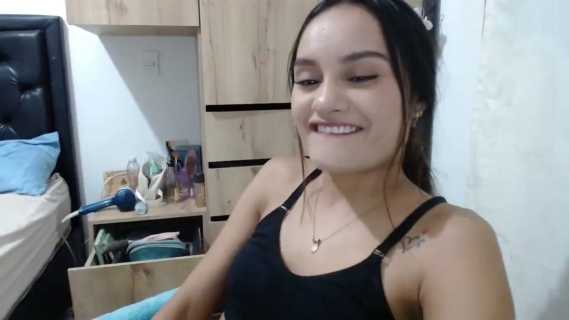 Gallery image thumbnail from nicollemiler's myfreecams stream on, 01/16/2024, 06:37 image 13 of 20