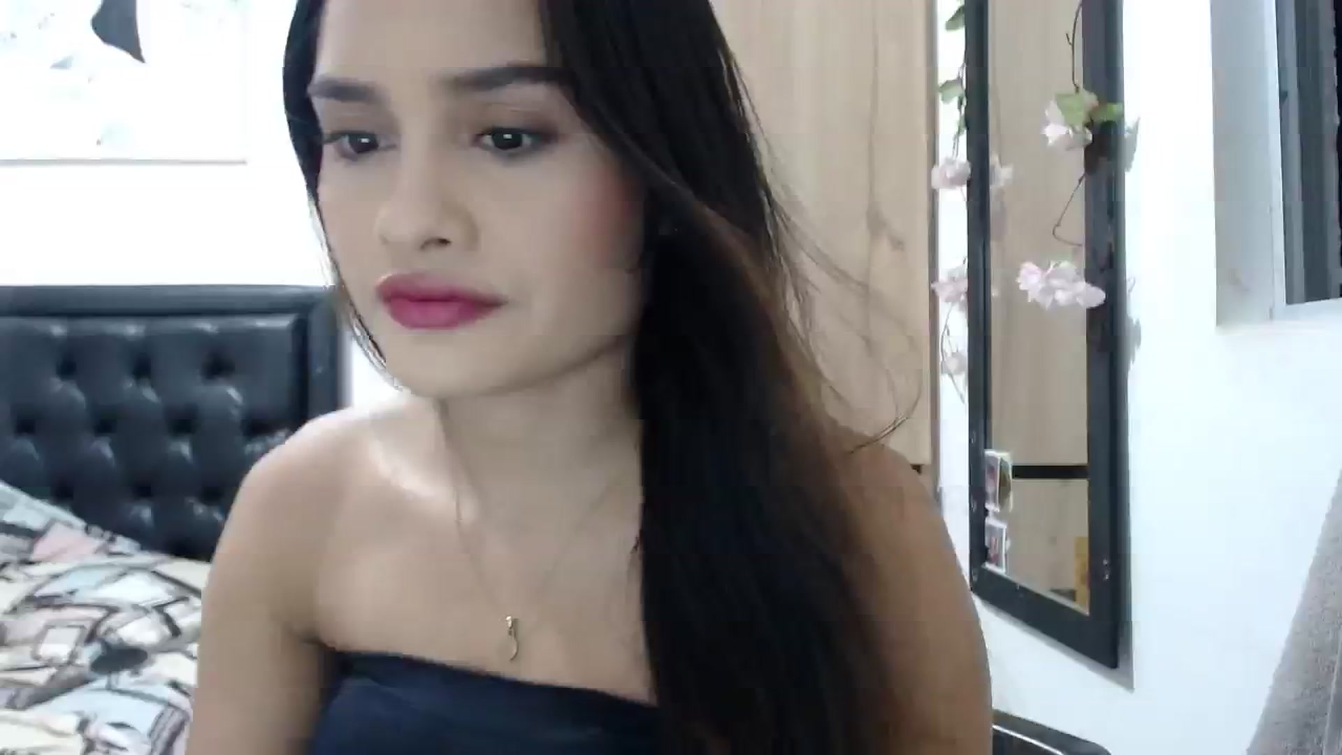 Gallery image thumbnail from nicollemiler's myfreecams stream on, 01/29/2024, 02:03 image 16 of 20