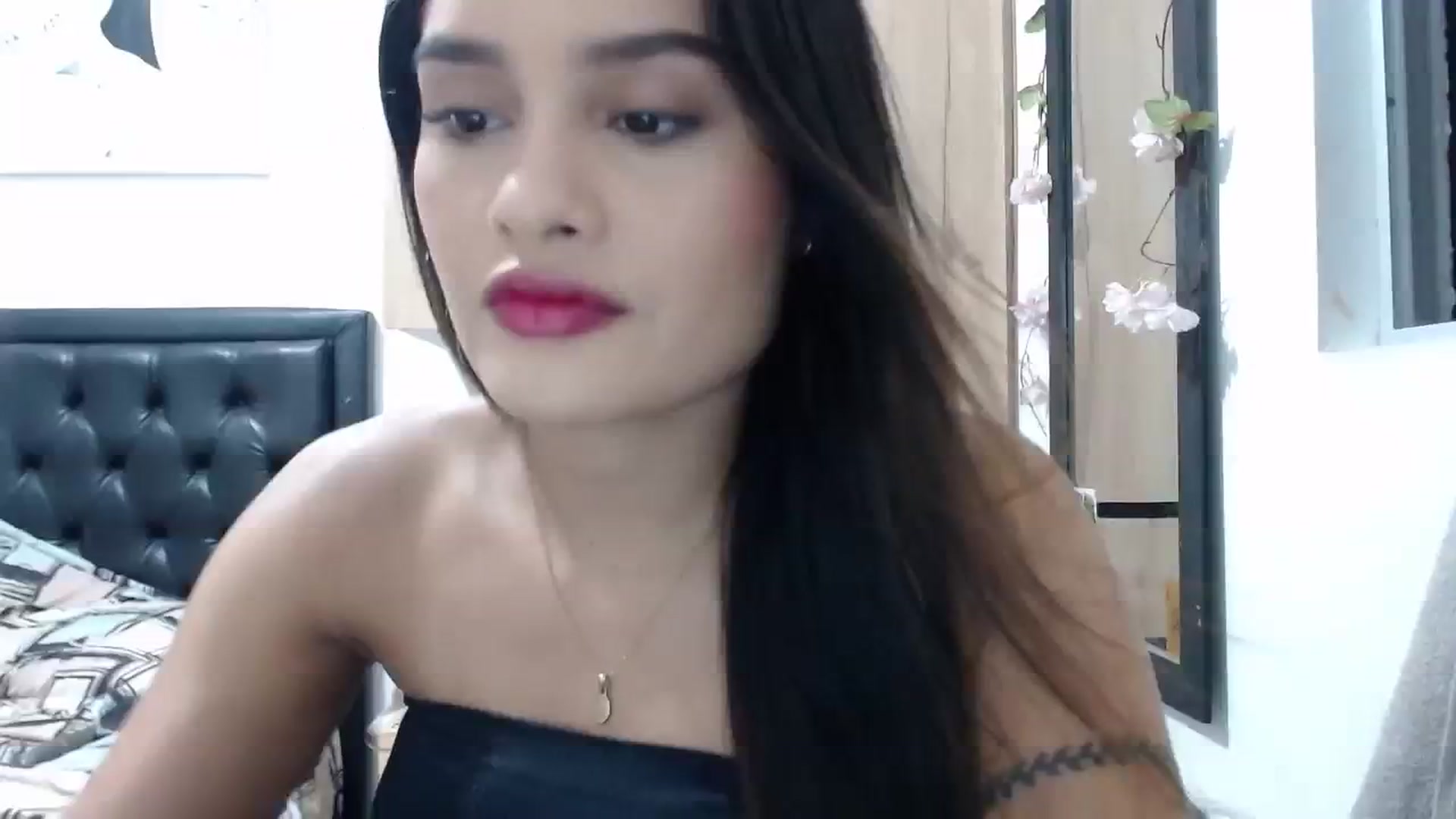 Gallery image thumbnail from nicollemiler's myfreecams stream on, 01/29/2024, 02:03 image 17 of 20