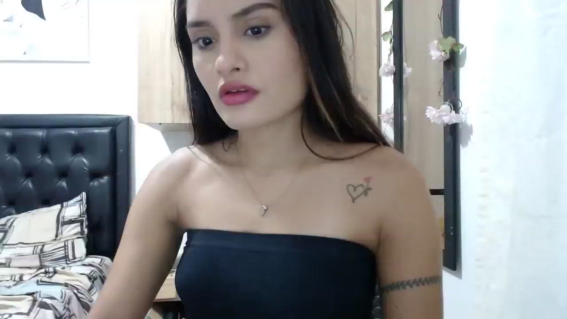 Gallery image thumbnail from nicollemiler's myfreecams stream on, 01/29/2024, 06:55 image 10 of 20