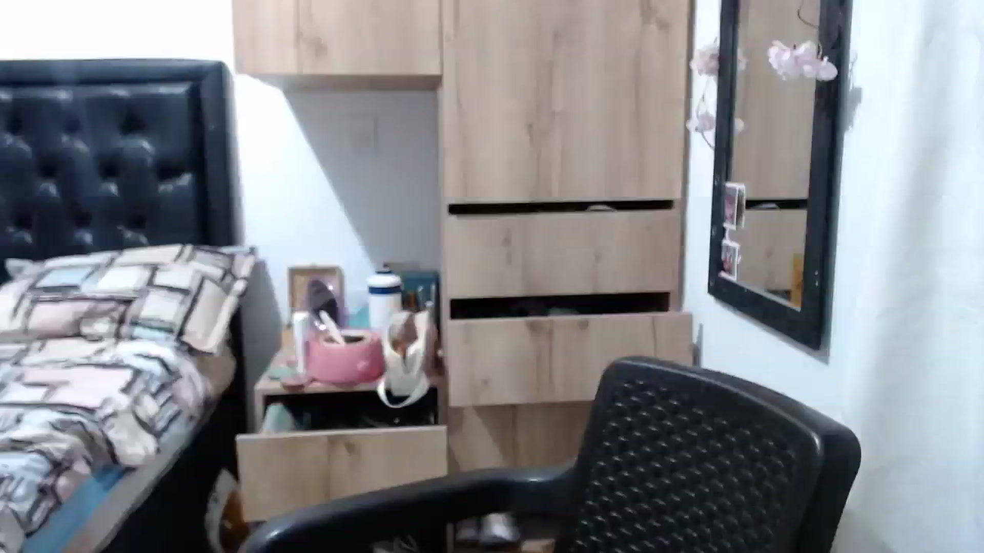 Gallery image thumbnail from nicollemiler's myfreecams stream on, 02/19/2024, 03:49 image 13 of 20