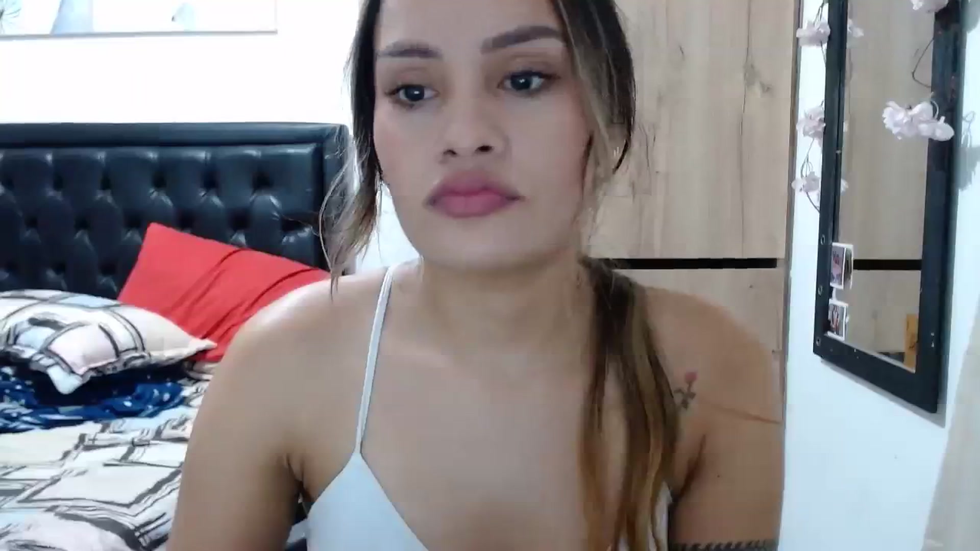 Gallery image thumbnail from nicollemiler's myfreecams stream on, 02/22/2024, 04:57 image 6 of 20