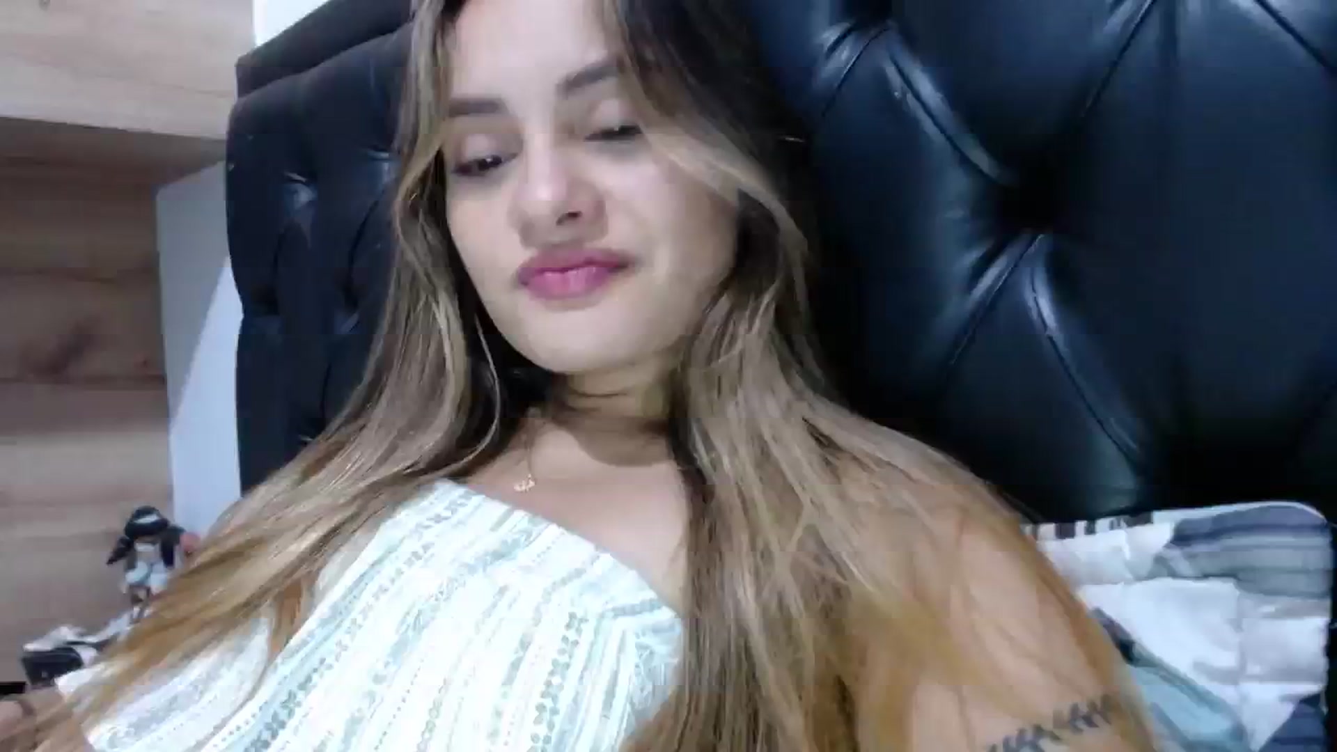 Gallery image thumbnail from nicollemiler's myfreecams stream on, 04/11/2024, 05:47 image 14 of 20