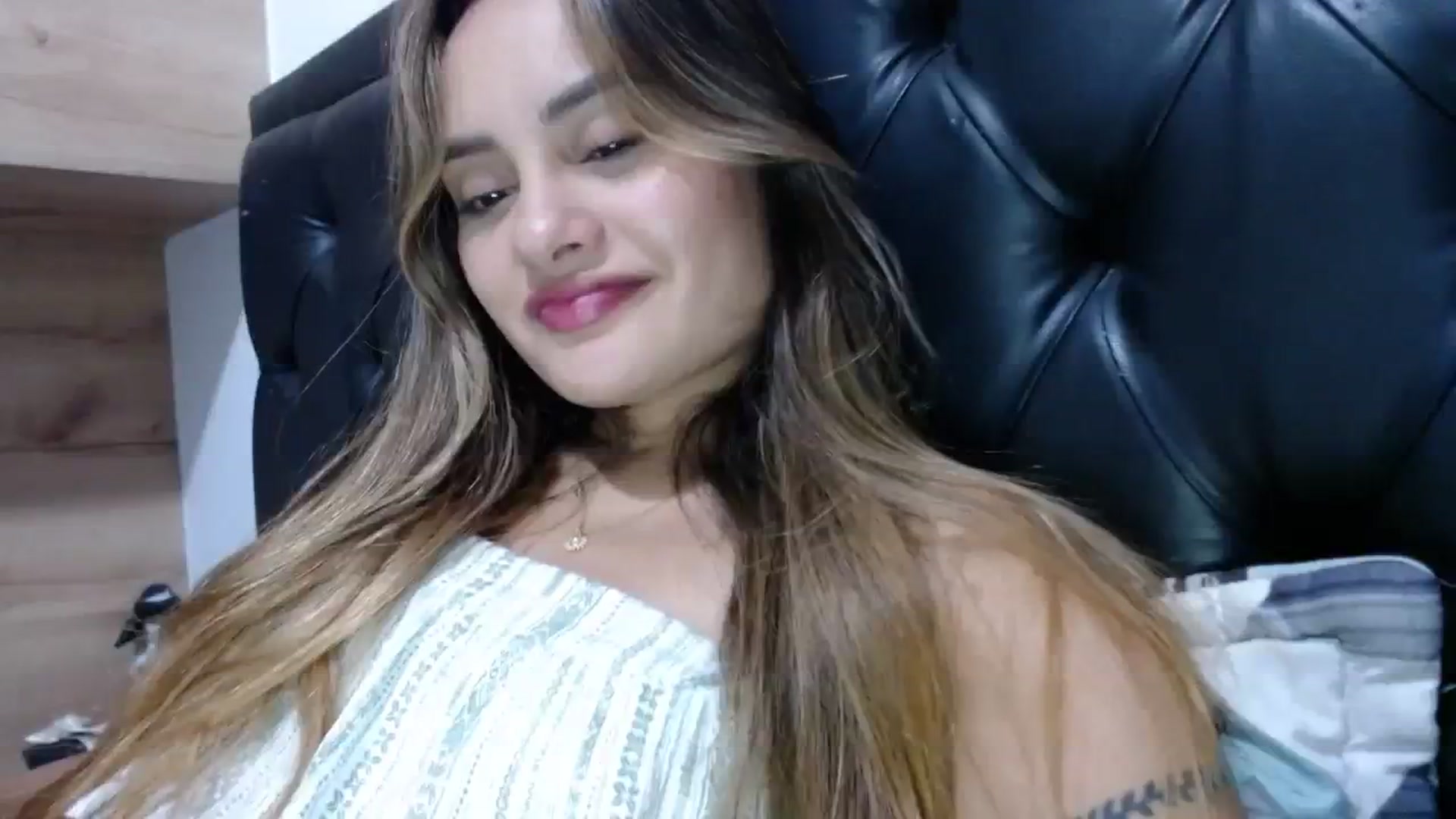 Gallery image thumbnail from nicollemiler's myfreecams stream on, 04/11/2024, 05:47 image 4 of 20
