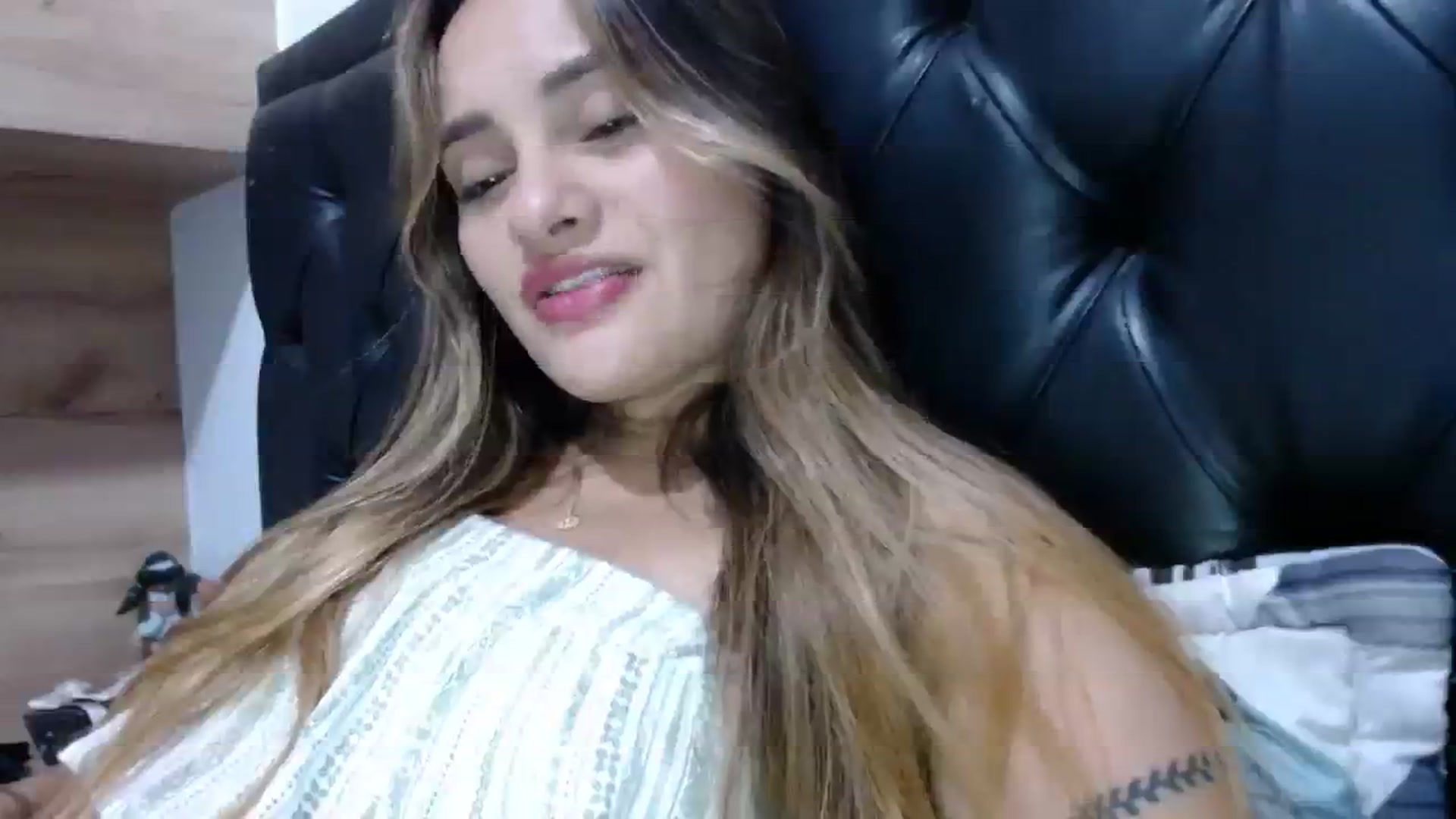 Gallery image thumbnail from nicollemiler's myfreecams stream on, 04/11/2024, 05:47 image 11 of 20