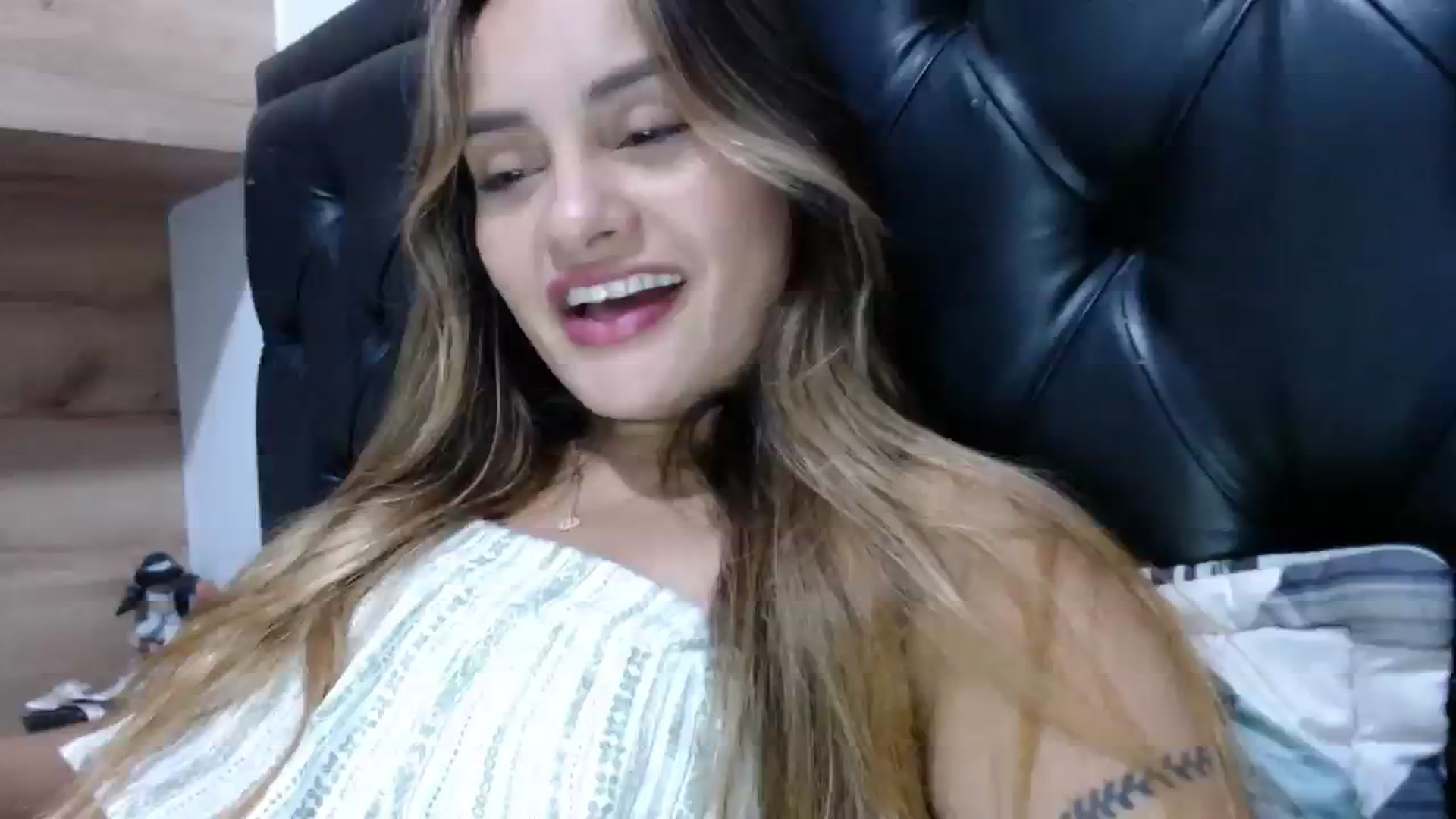 Gallery image thumbnail from nicollemiler's myfreecams stream on, 04/11/2024, 05:47 image 8 of 20