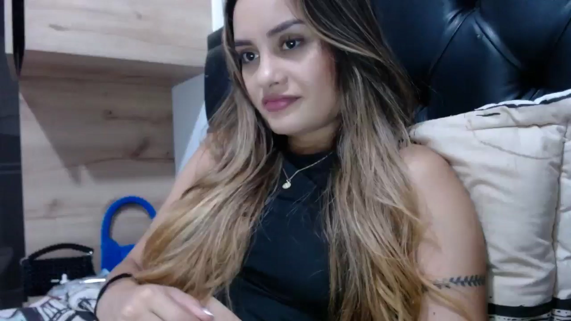 Gallery image thumbnail from nicollemiler's myfreecams stream on, 04/17/2024, 06:30 image 1 of 20