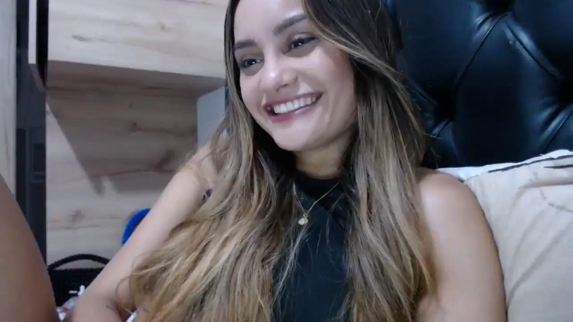 Gallery image thumbnail from nicollemiler's myfreecams stream on, 04/17/2024, 06:30 image 12 of 20