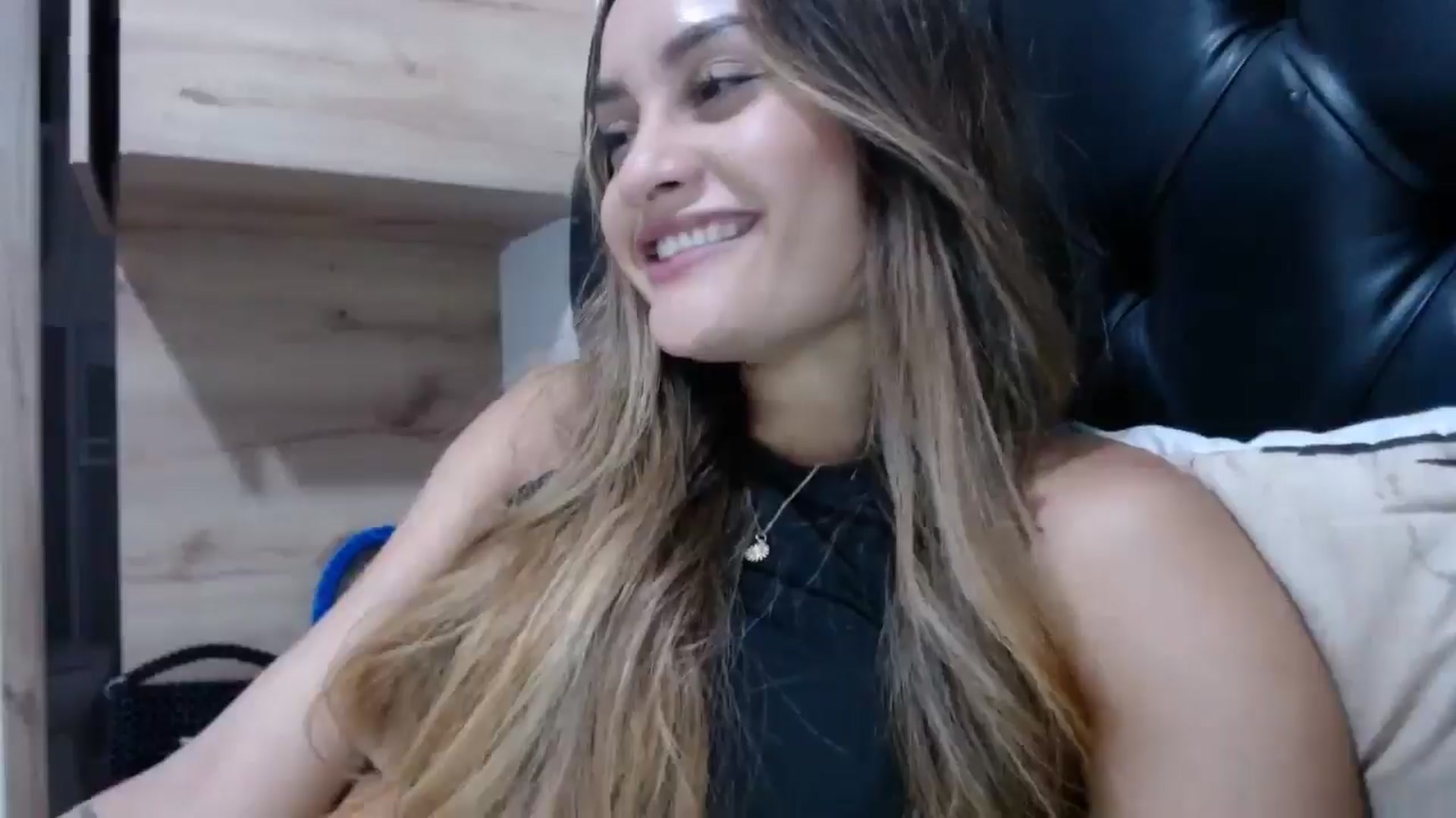 Gallery image thumbnail from nicollemiler's myfreecams stream on, 04/17/2024, 06:30 image 14 of 20
