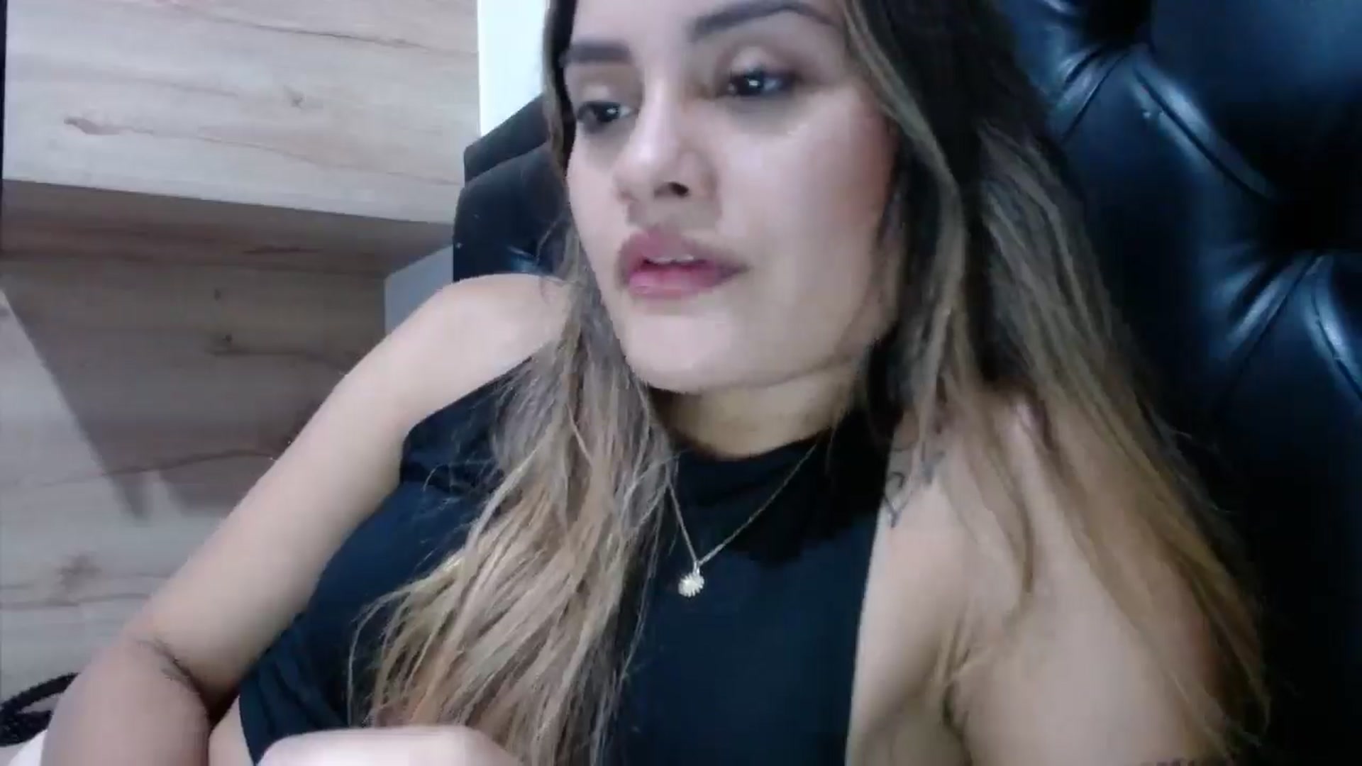 Gallery image thumbnail from nicollemiler's myfreecams stream on, 04/17/2024, 07:15 image 3 of 20