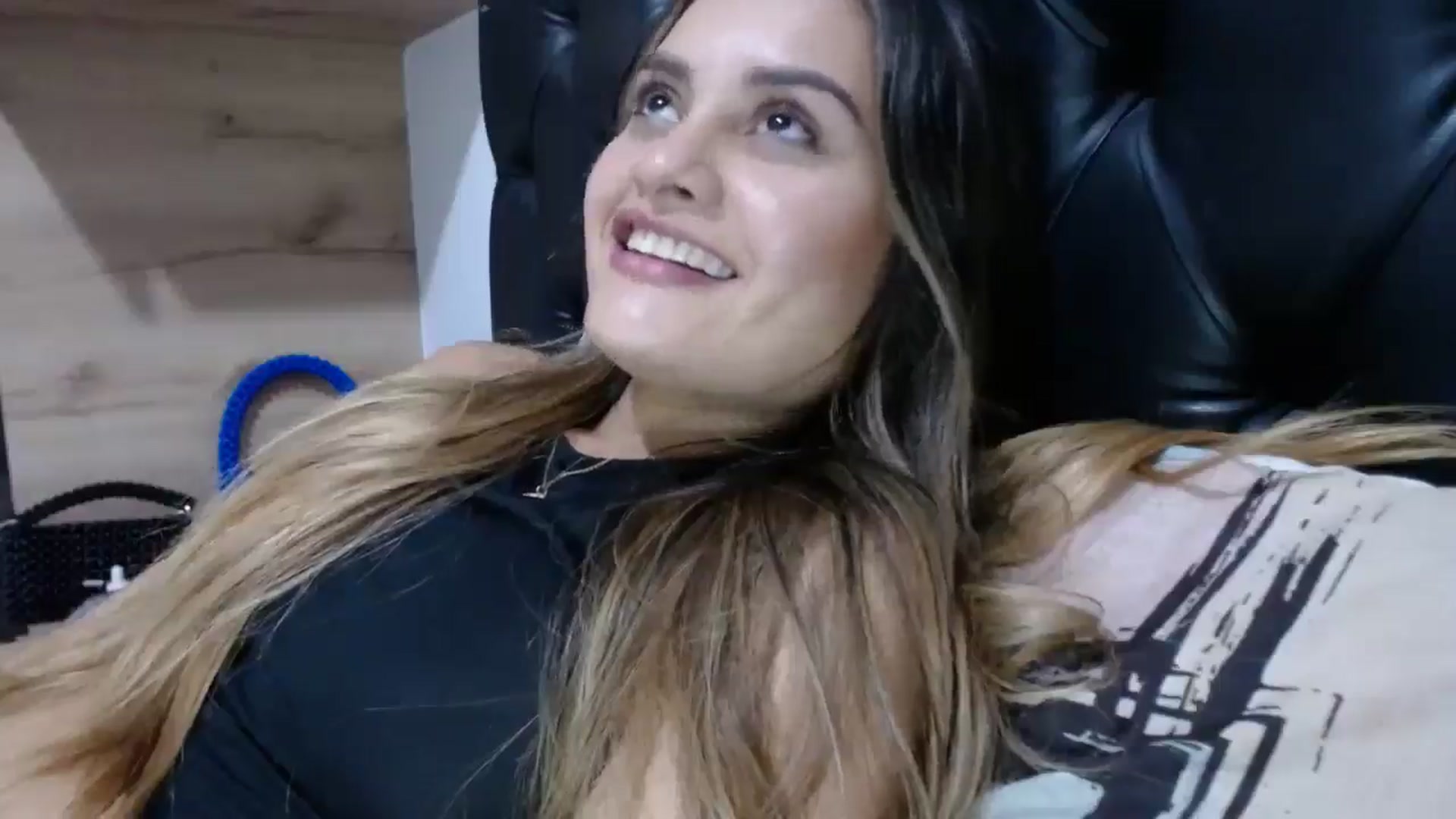Gallery image thumbnail from nicollemiler's myfreecams stream on, 04/17/2024, 07:15 image 18 of 20