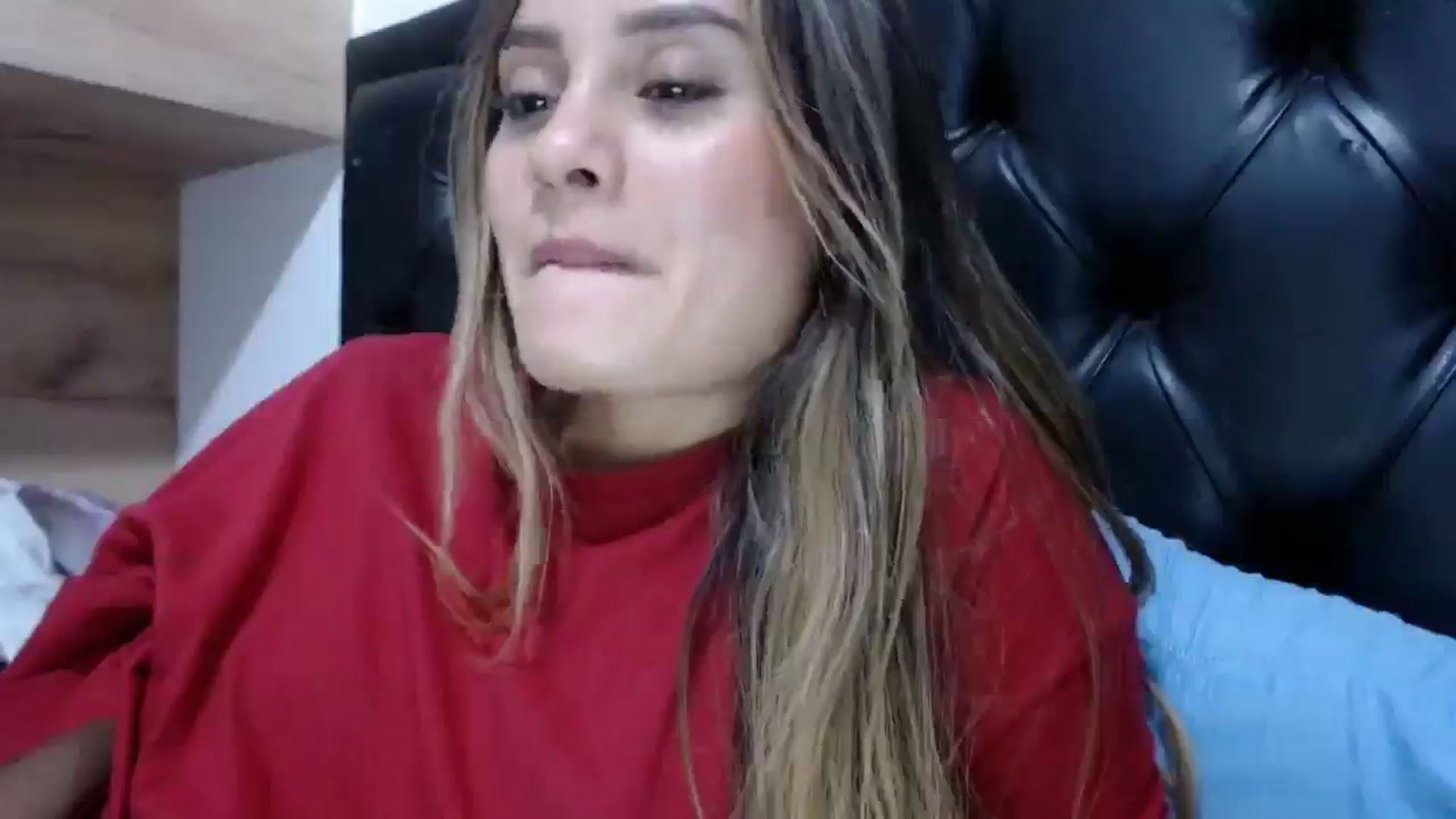 Gallery image thumbnail from nicollemiler's myfreecams stream on, 05/03/2024, 07:25 image 10 of 20