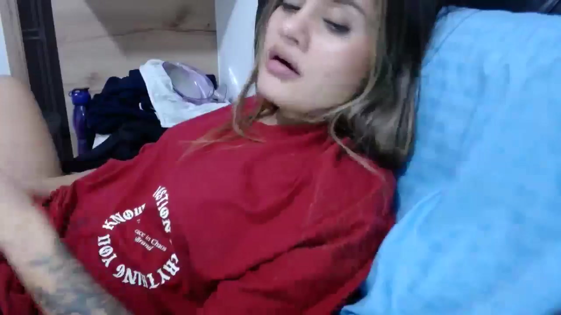 Gallery image thumbnail from nicollemiler's myfreecams stream on, 05/03/2024, 07:25 image 15 of 20