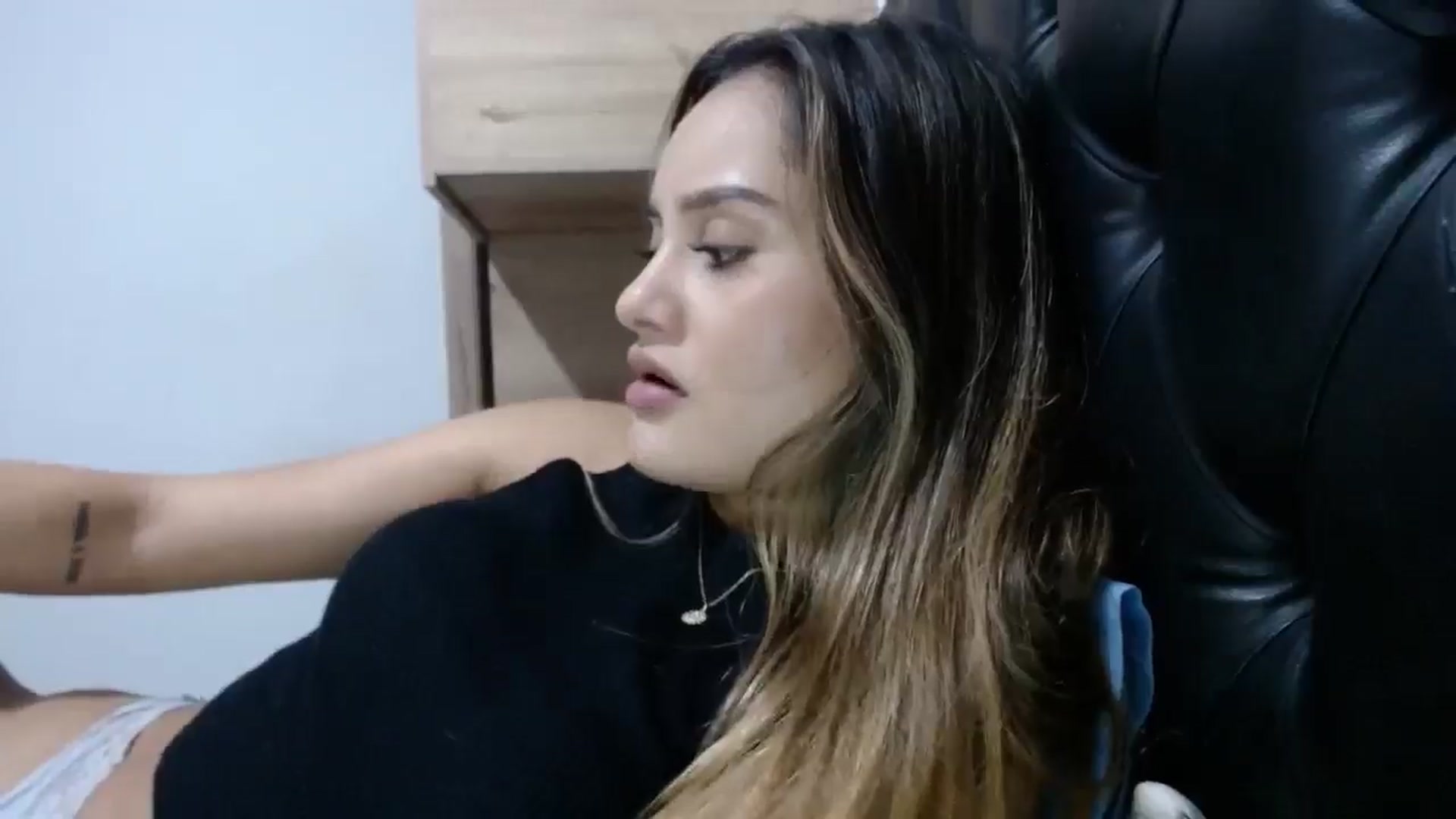 Gallery image thumbnail from nicollemiler's myfreecams stream on, 05/09/2024, 08:01 image 19 of 20