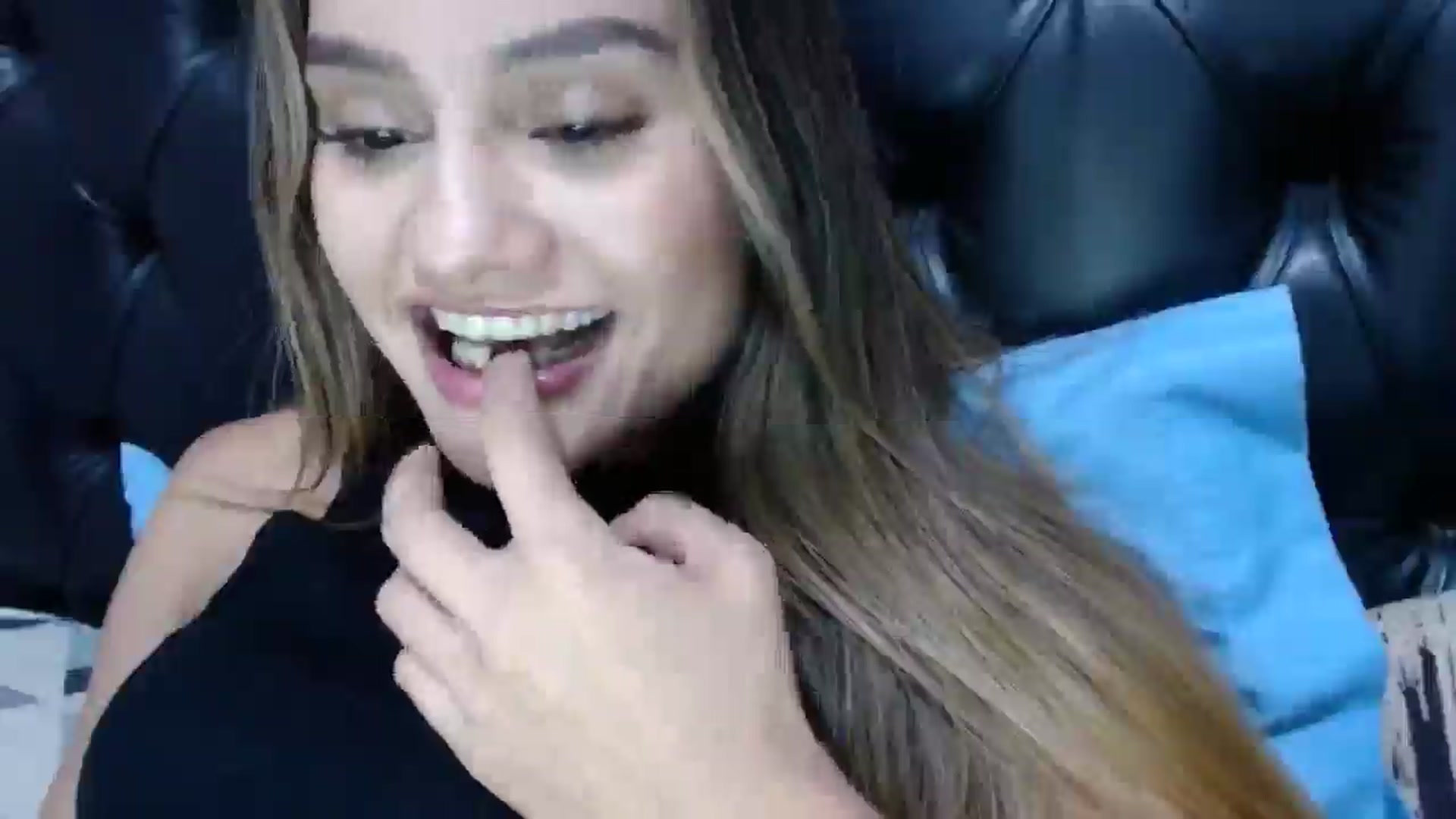 Gallery image thumbnail from nicollemiler's myfreecams stream on, 05/09/2024, 08:01 image 8 of 20